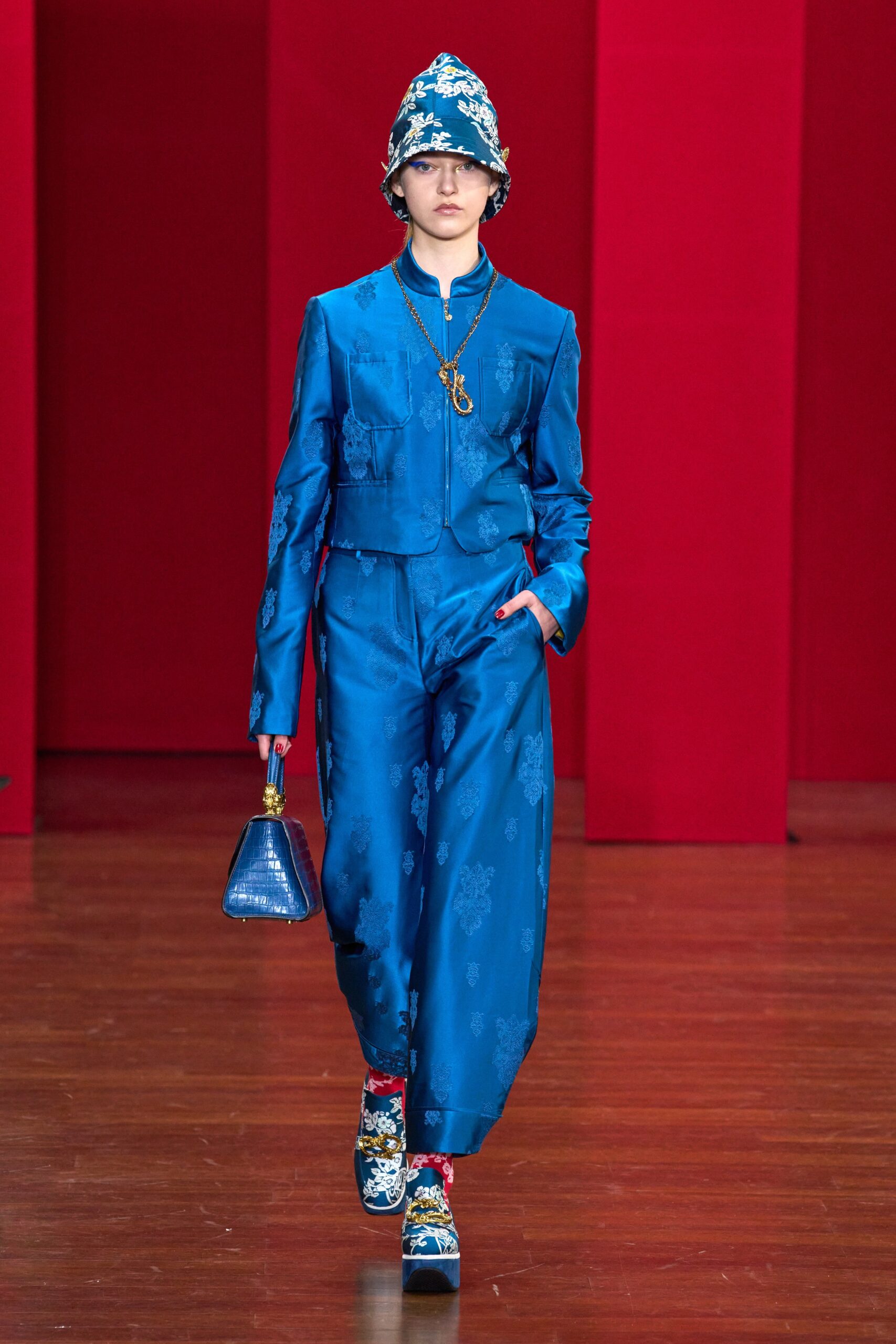 HUI F/W 23 Look 22