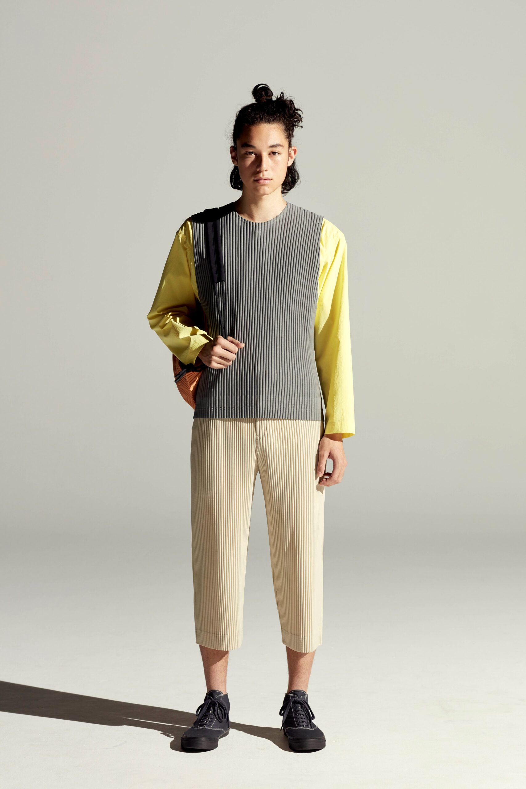 Homme Plissé Issey Miyake S/S 22 Menswear Look 23