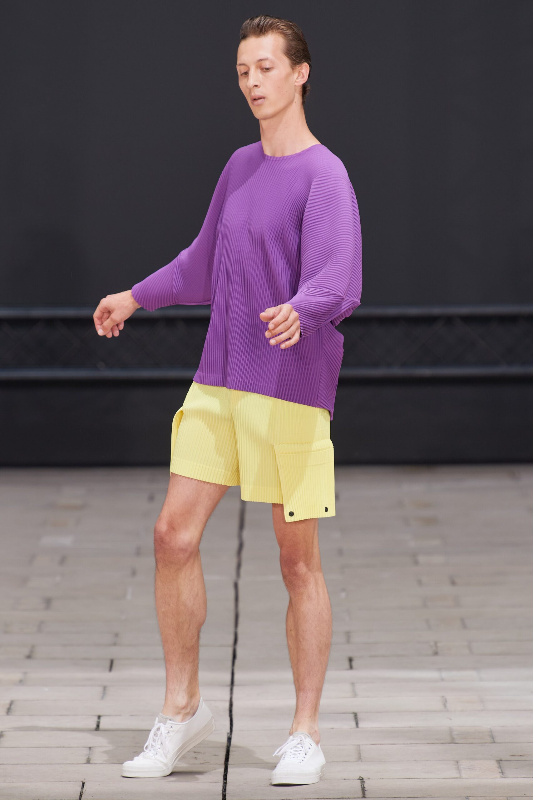 Homme Plissé Issey Miyake S/S 23 Menswear Look 23