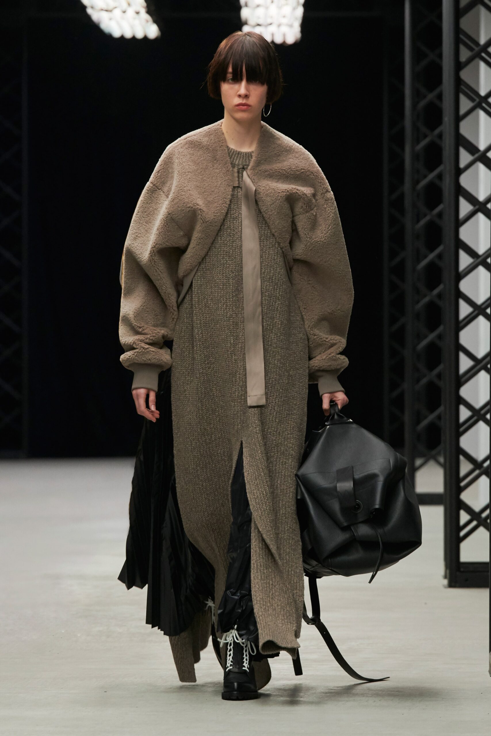 Hyke Tokyo F/W 20 Look 24
