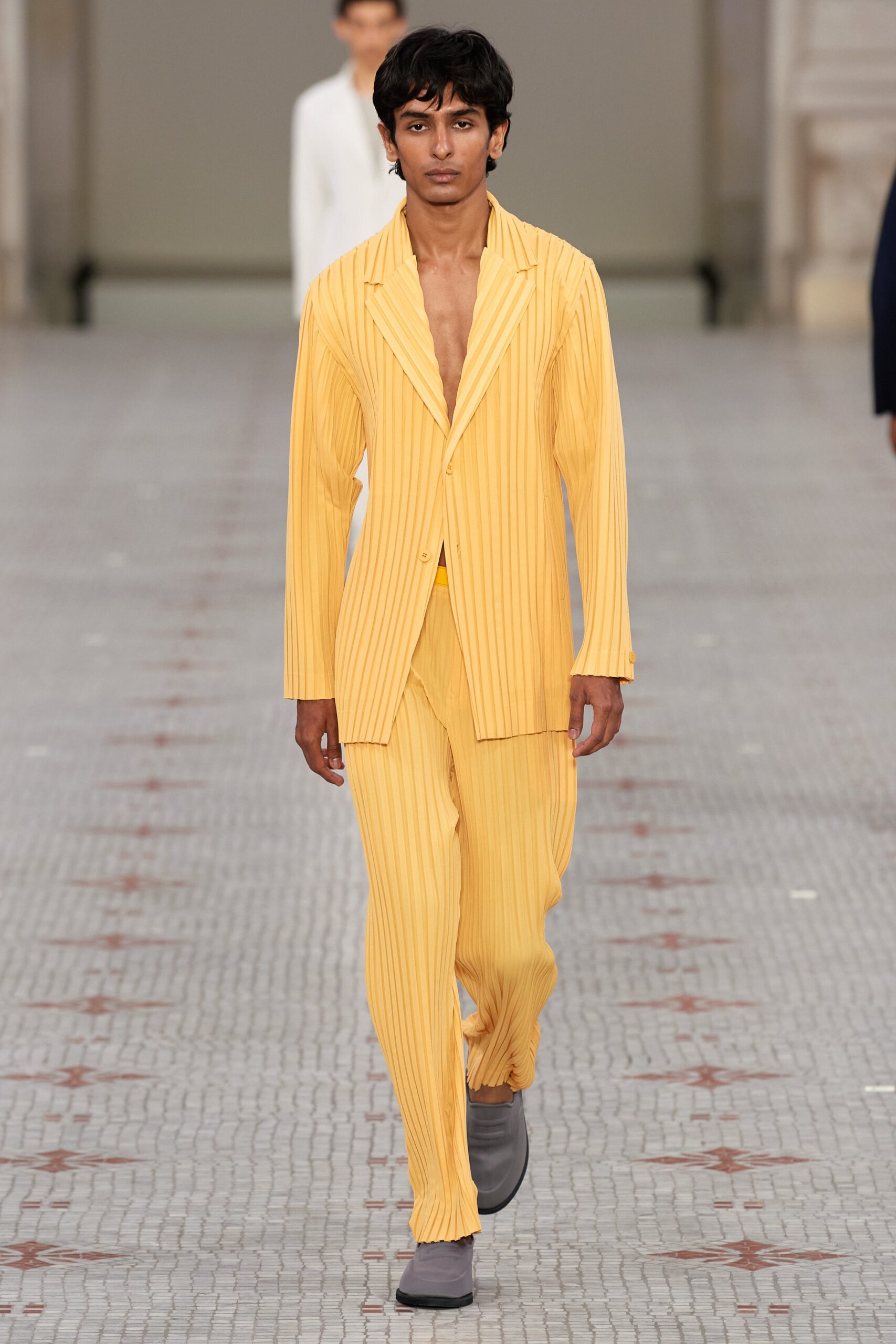 Homme Plissé Issey Miyake S/S 24 Menswear Look 24
