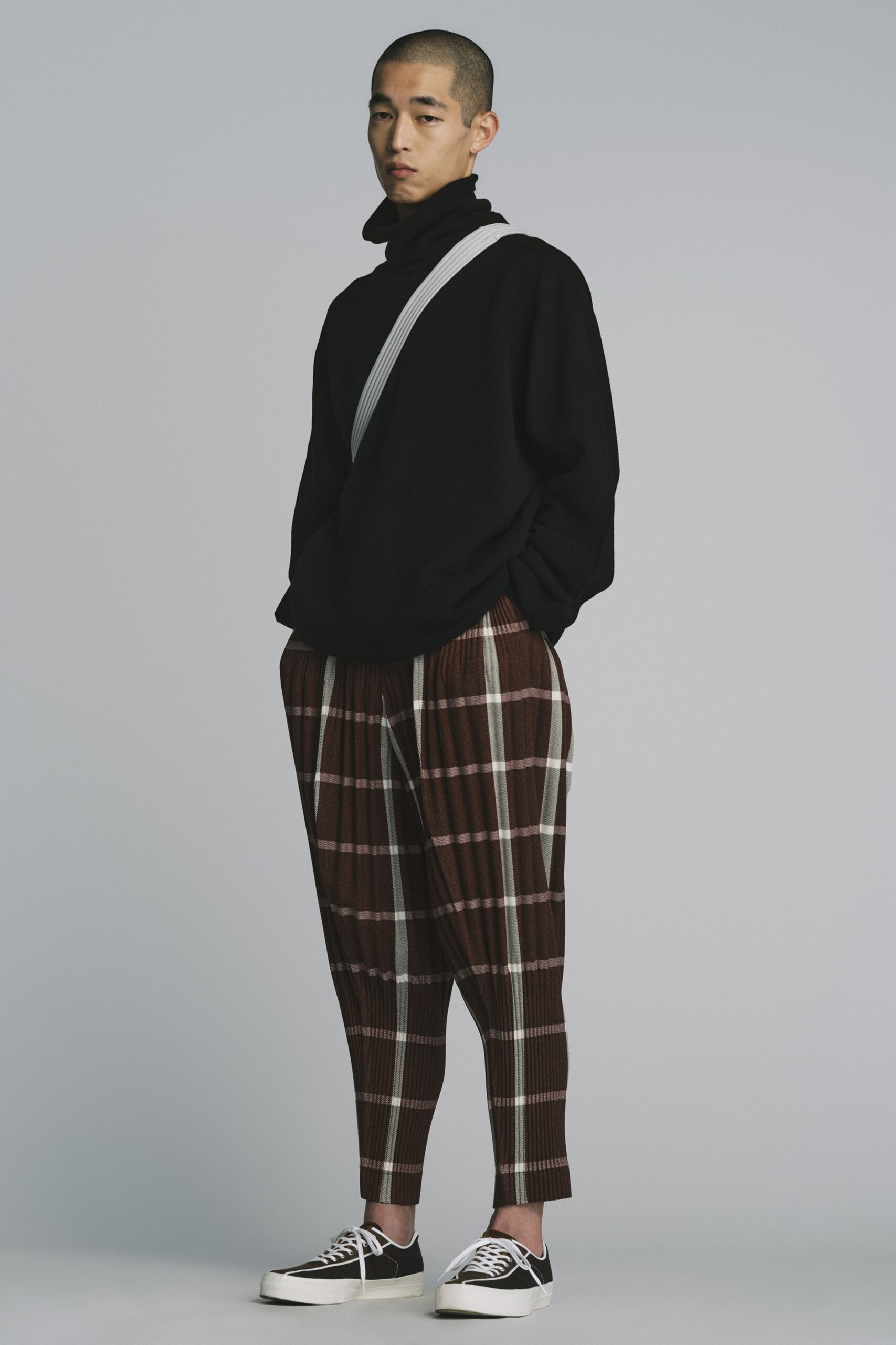 Homme Plissé Issey Miyake F/W 22 Menswear Look 25
