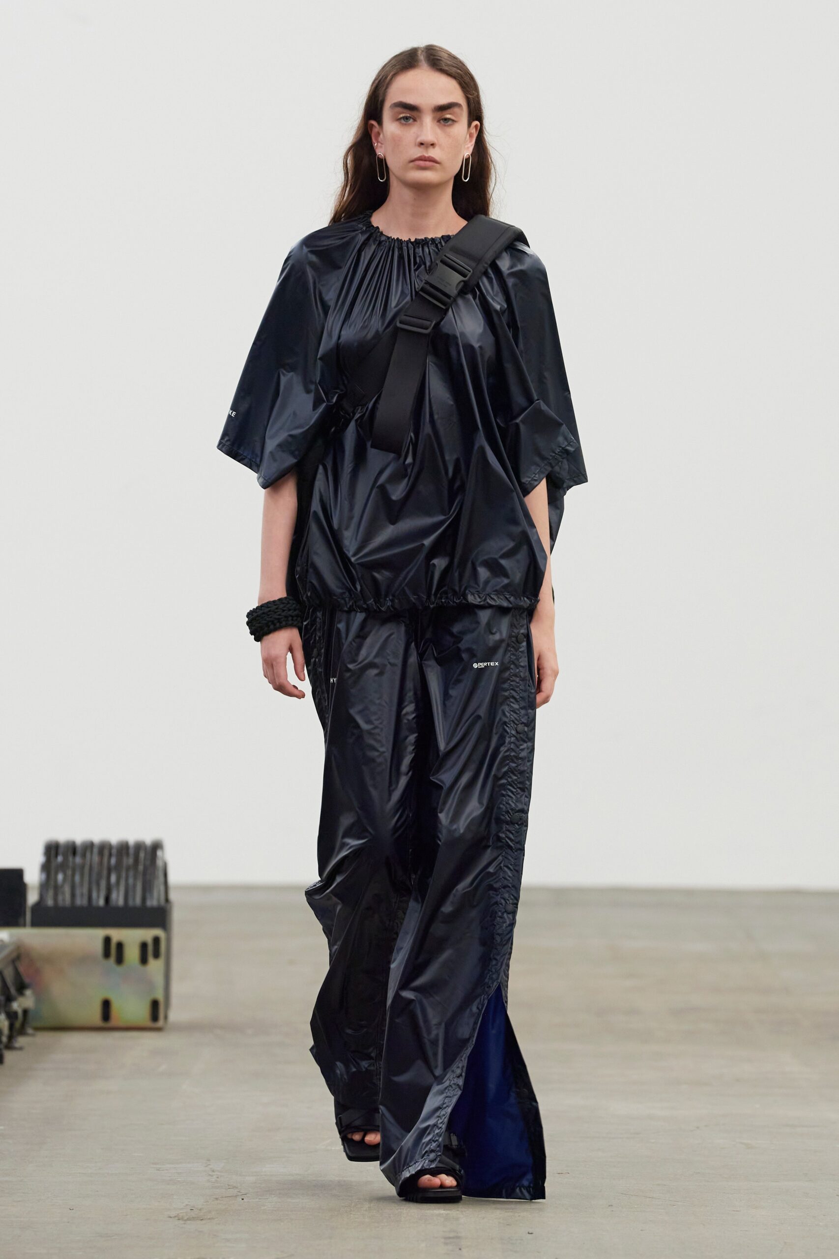 Hyke Tokyo S/S 22 Look 25