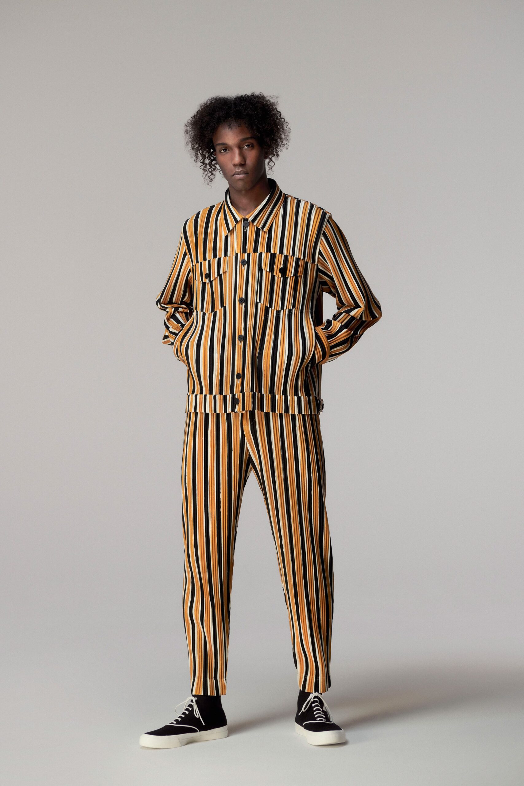 Homme Plissé Issey Miyake S/S 21 Menswear Look 25