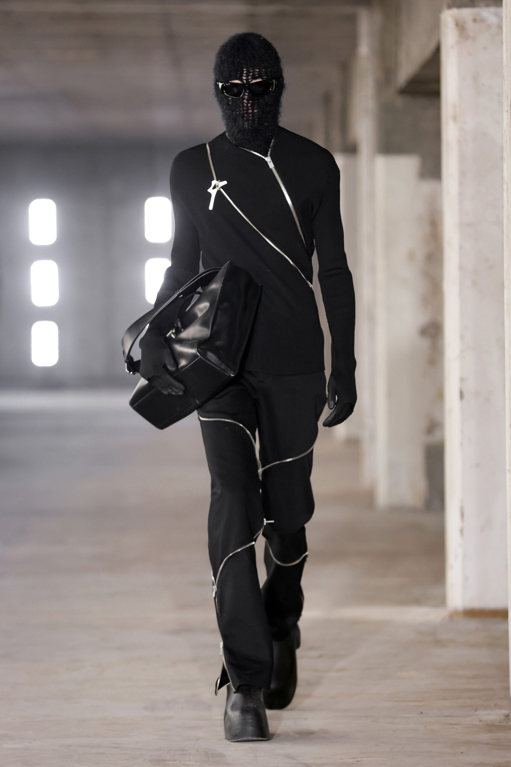 Heliot Emil F/W 23 Look 25