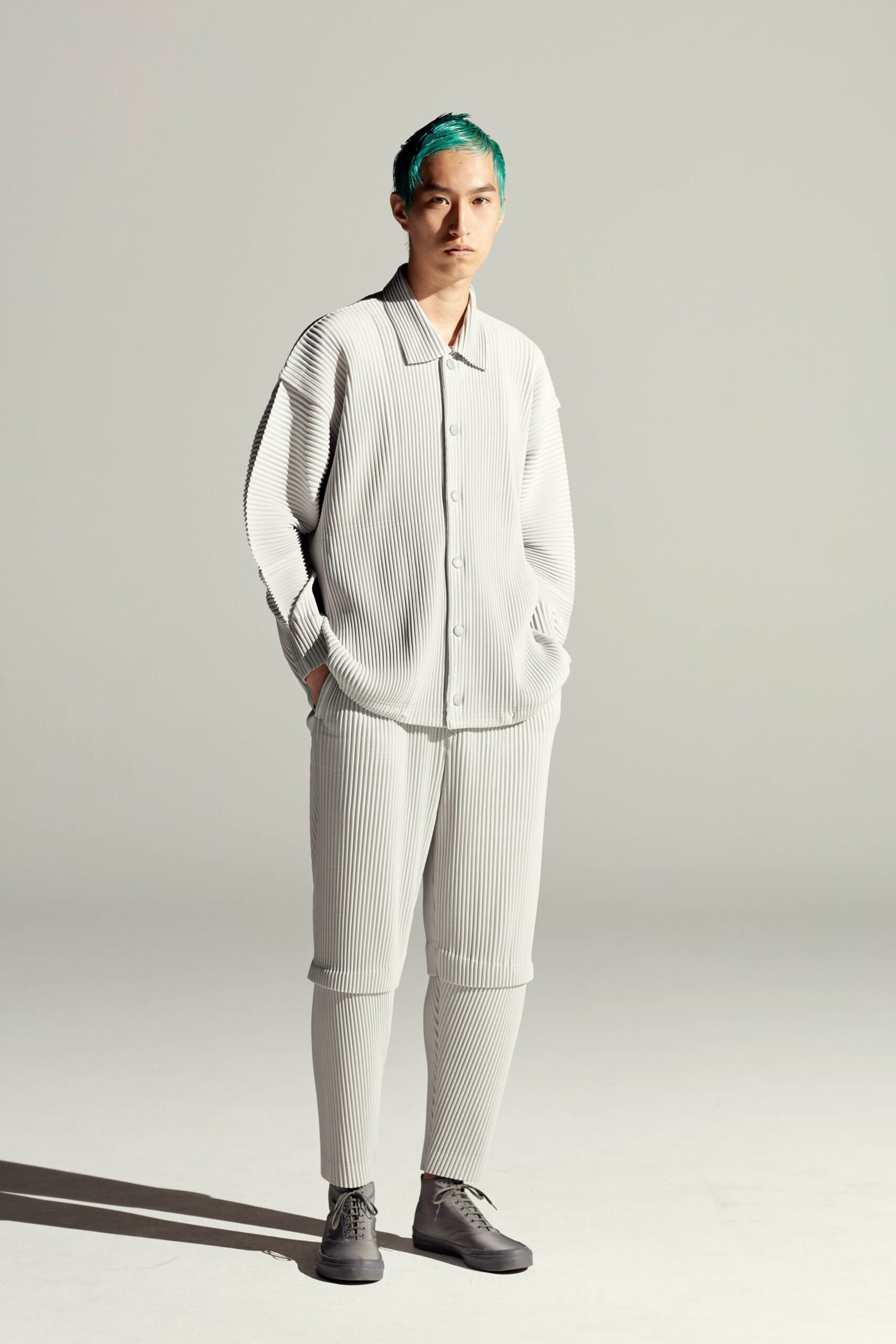 Homme Plissé Issey Miyake S/S 22 Menswear Look 26