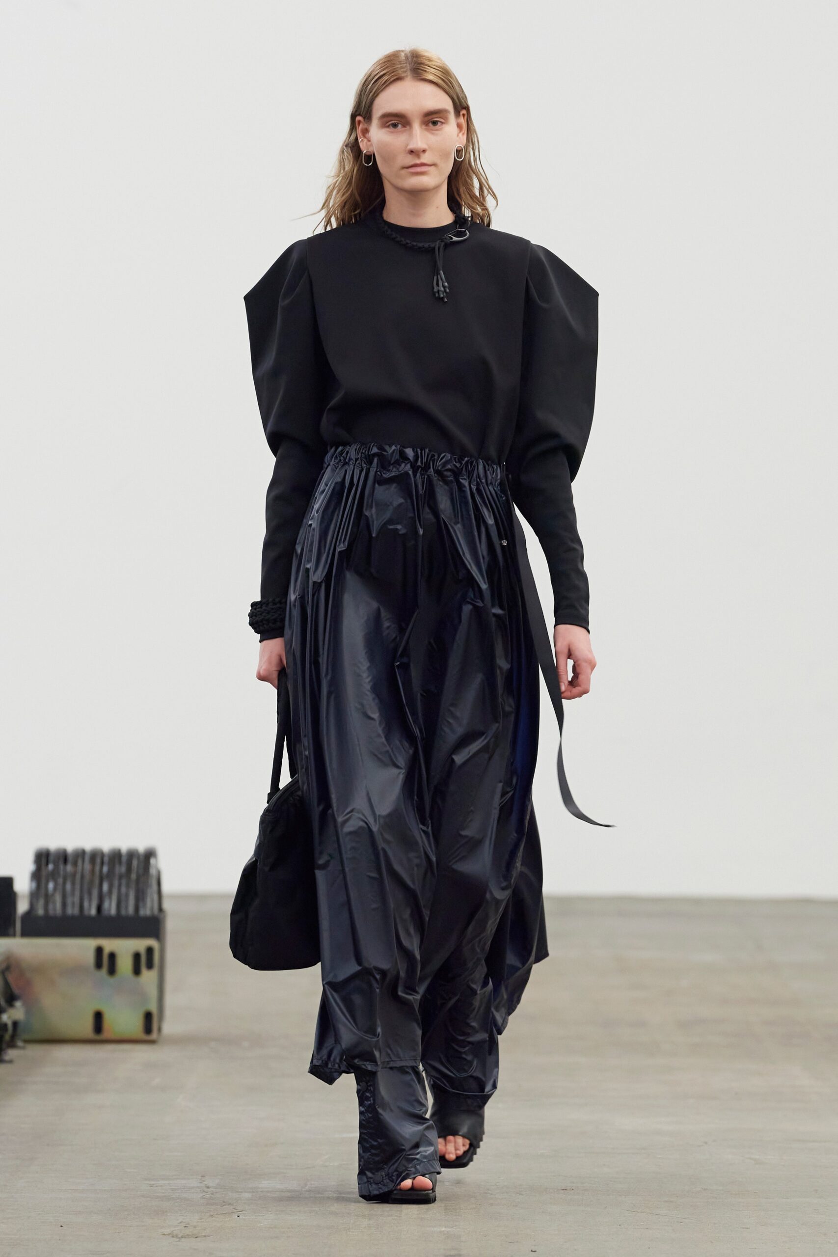 Hyke Tokyo S/S 22 Look 26