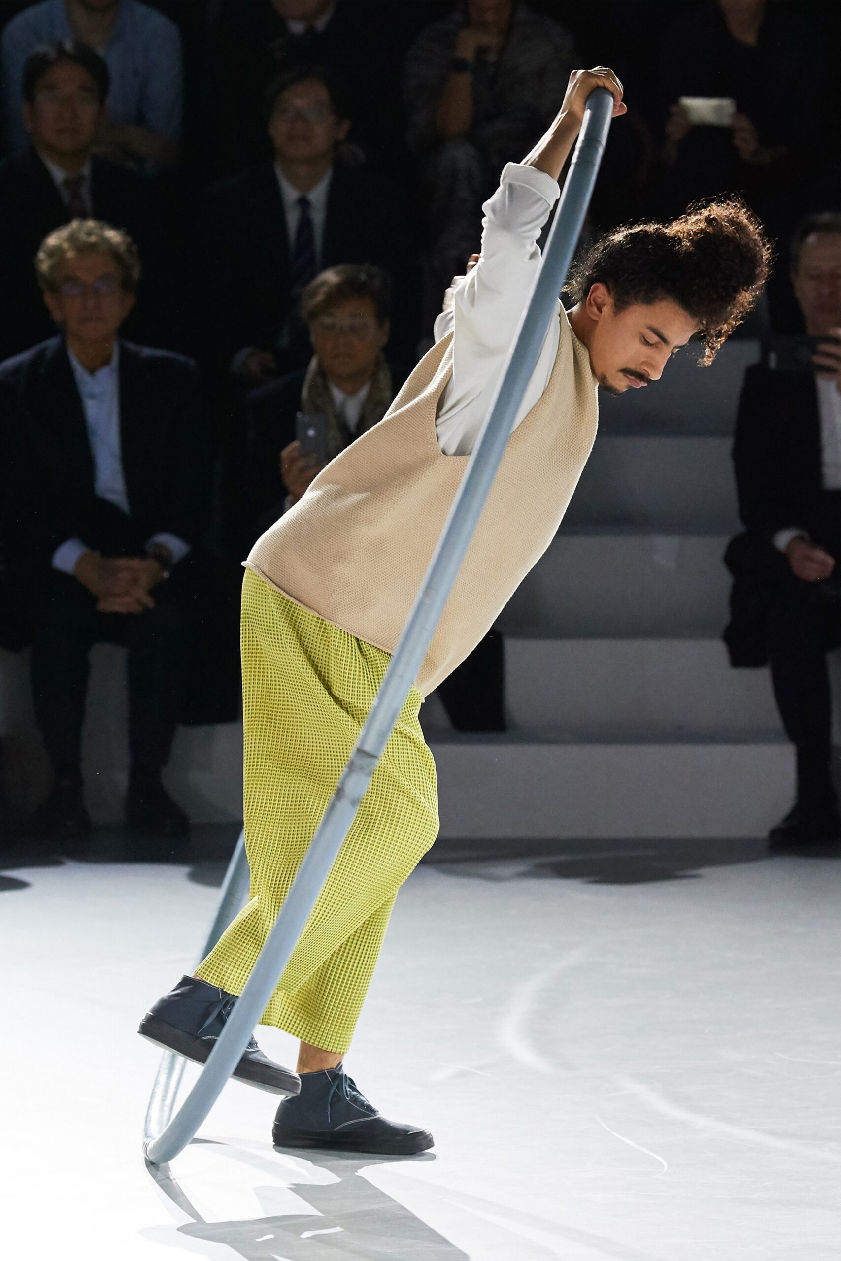 Homme Plissé Issey Miyake F/W 20 Menswear Look 27