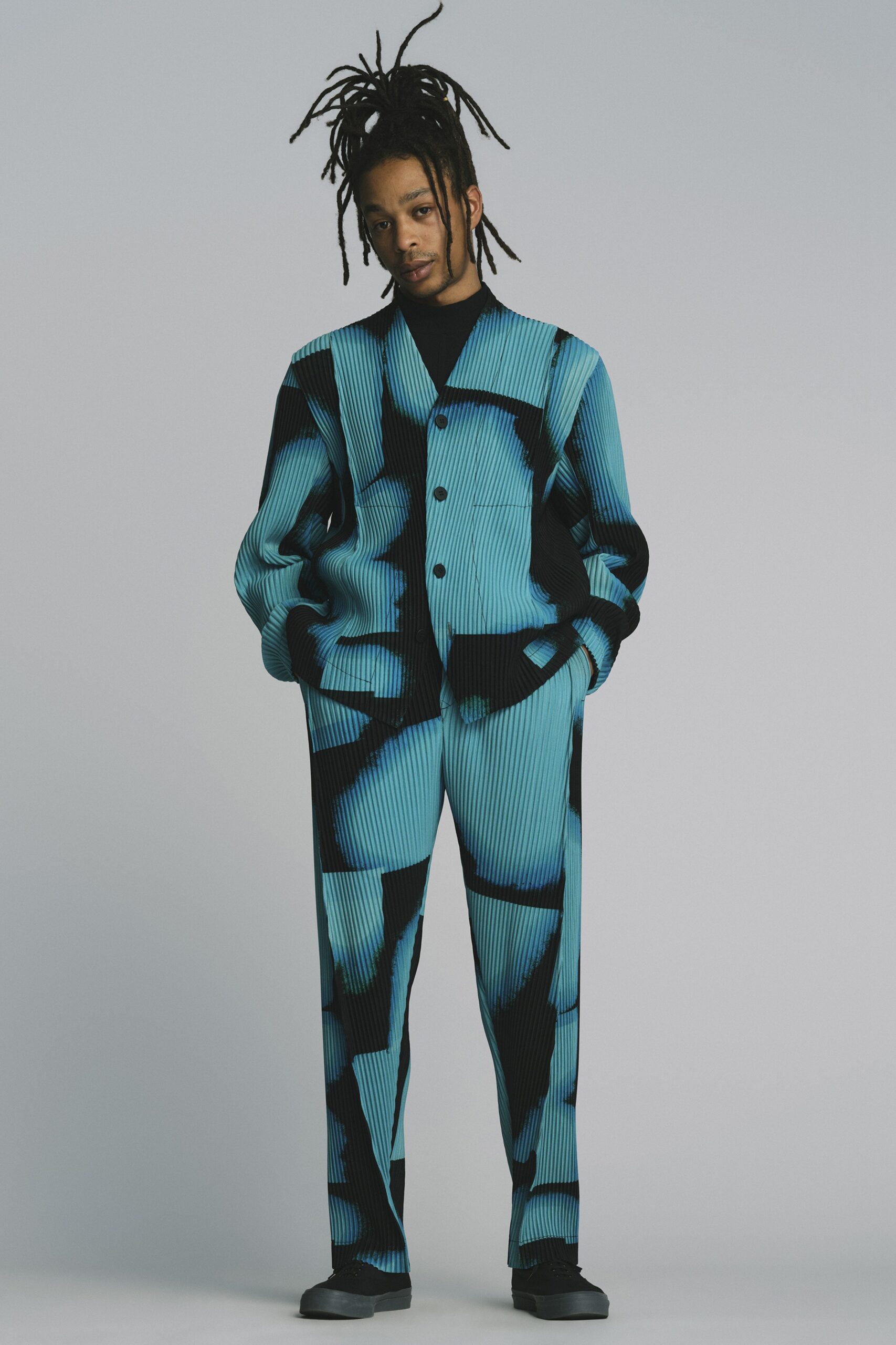 Homme Plissé Issey Miyake F/W 22 Menswear Look 27