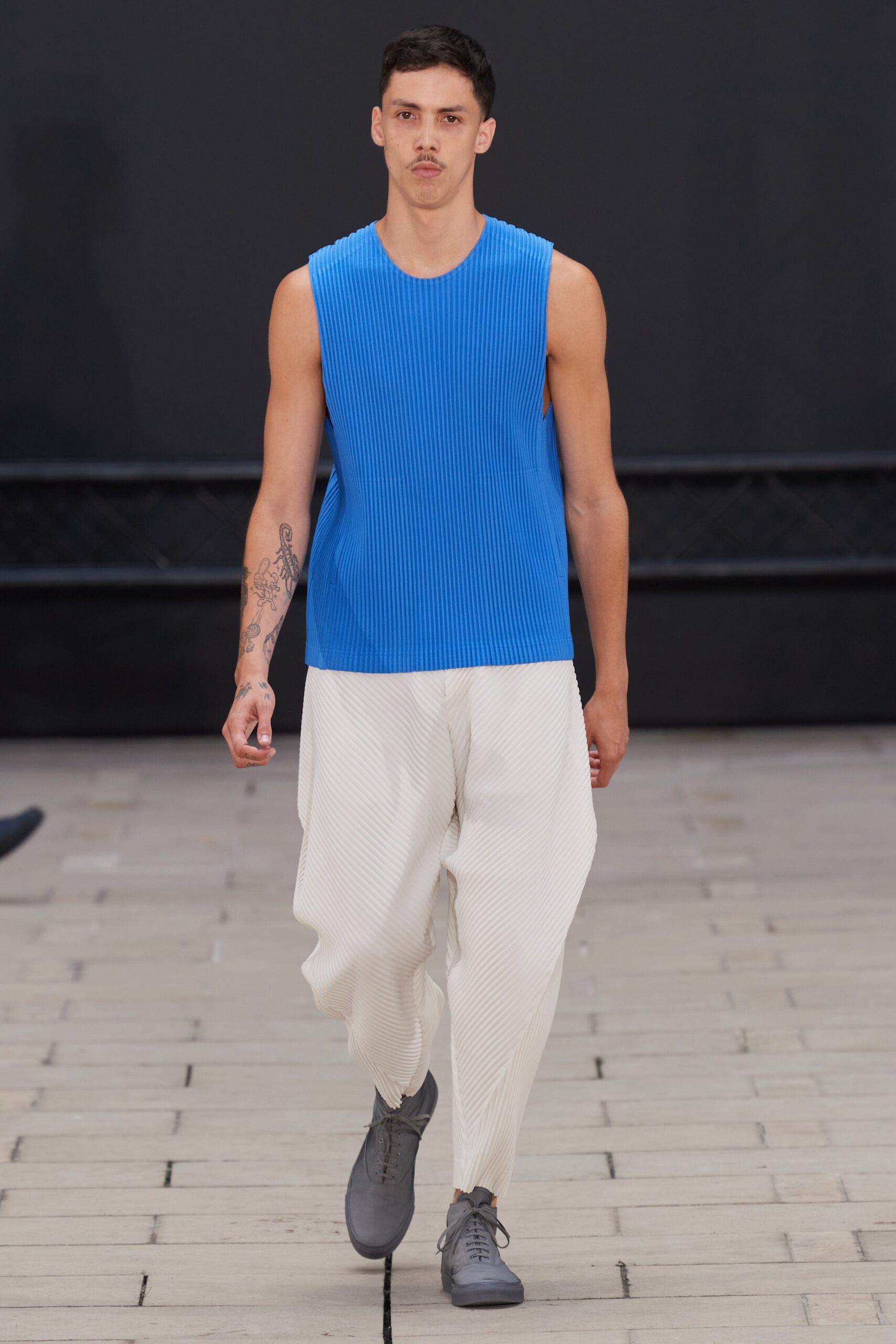 Homme Plissé Issey Miyake S/S 23 Menswear Look 27