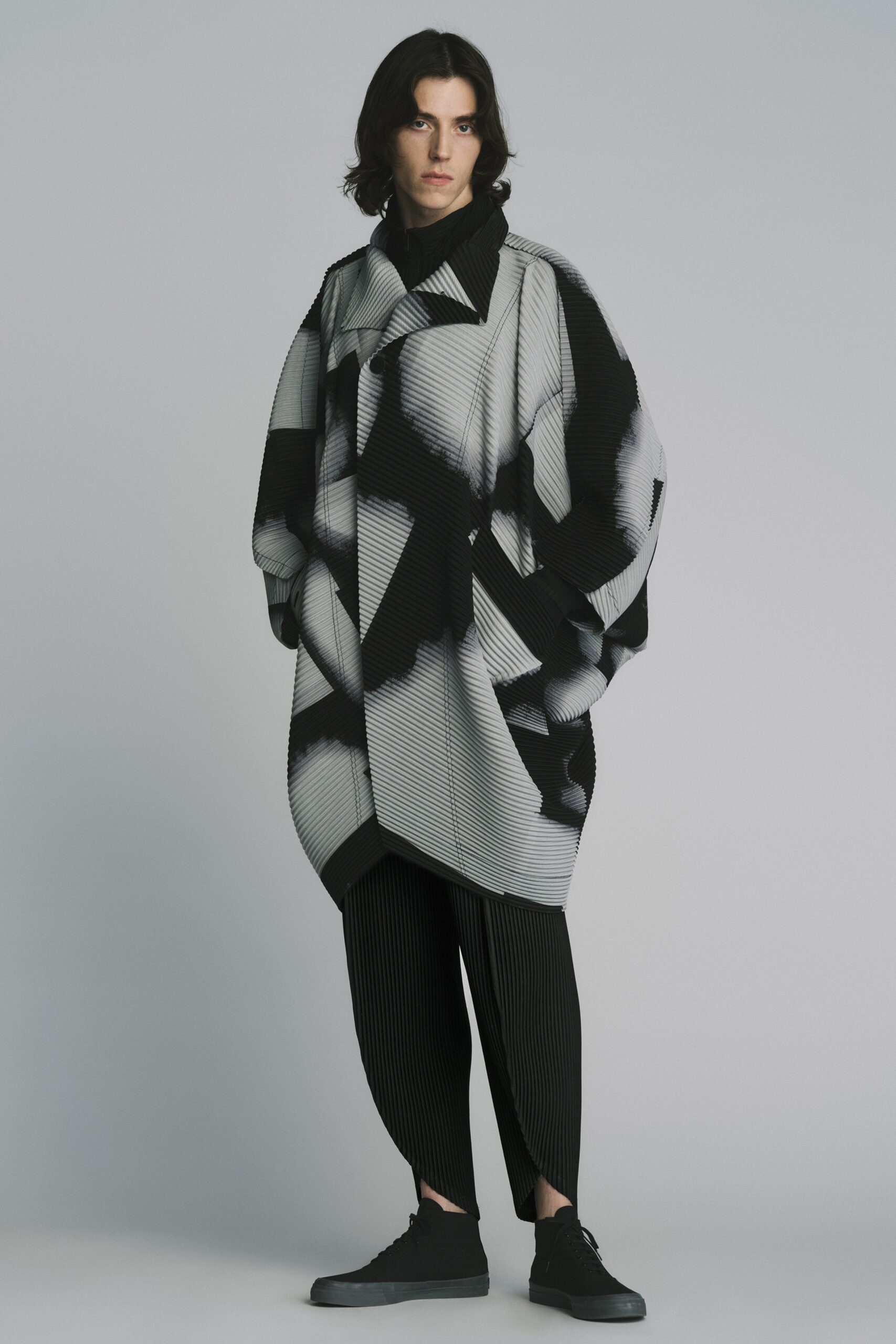 Homme Plissé Issey Miyake F/W 22 Menswear Look 28
