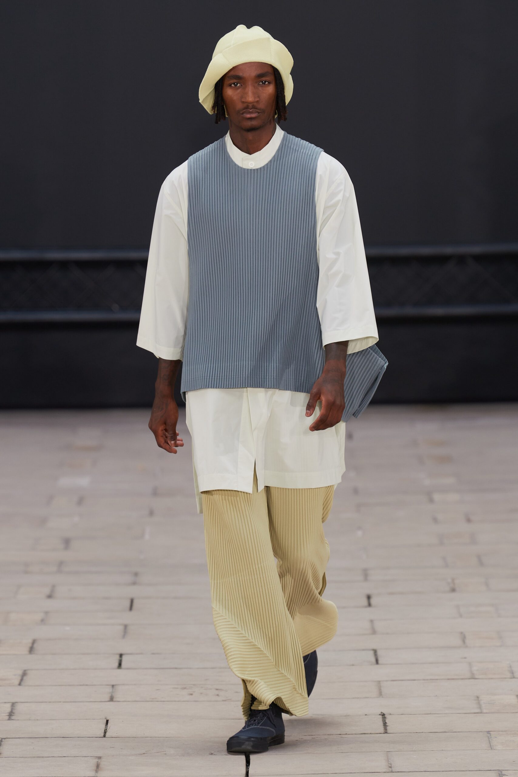 Homme Plissé Issey Miyake S/S 23 Menswear Look 28