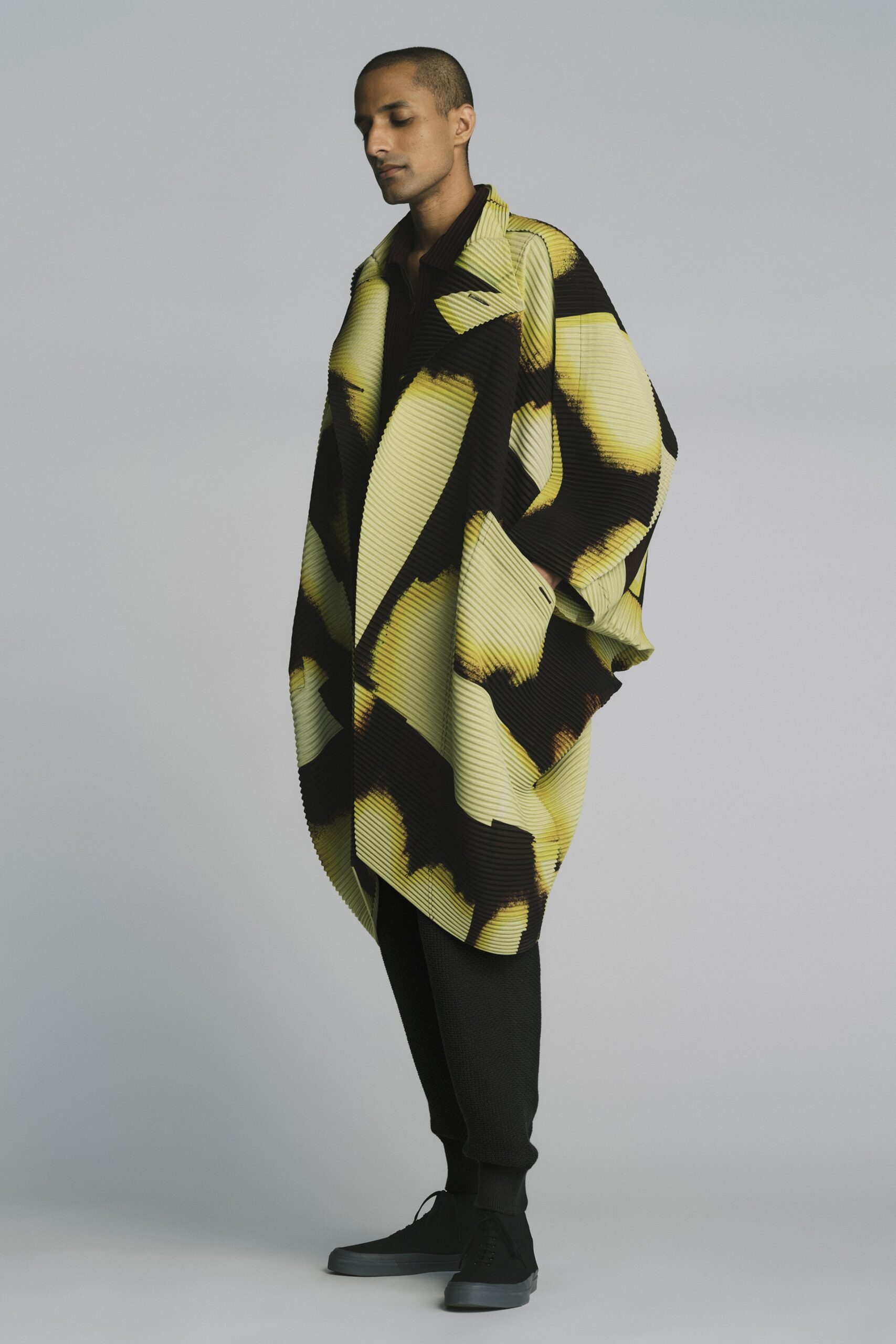 Homme Plissé Issey Miyake F/W 22 Menswear Look 29