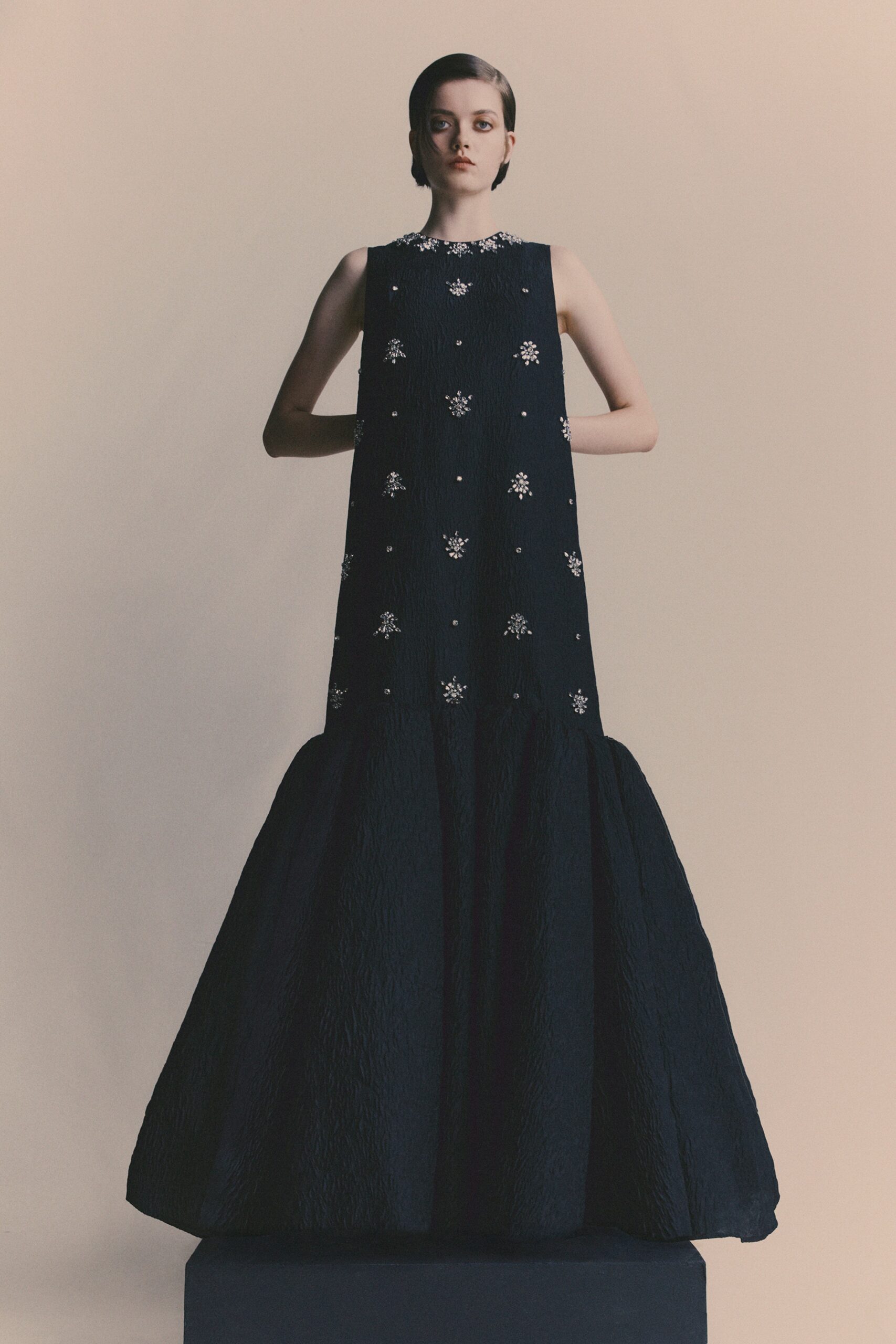 Huishan Zhang Resort 24 Look 29