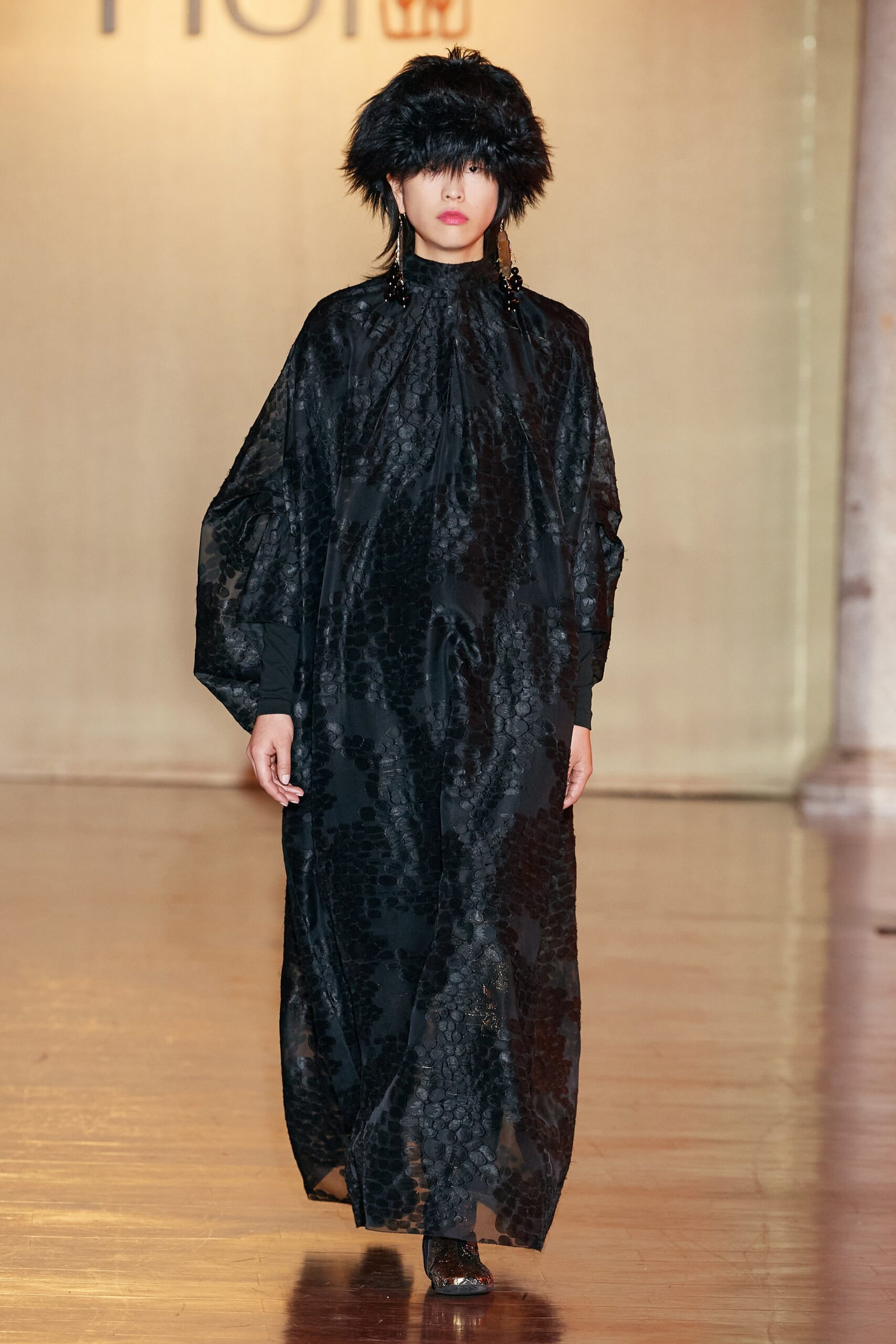 HUI F/W 22 Look 30