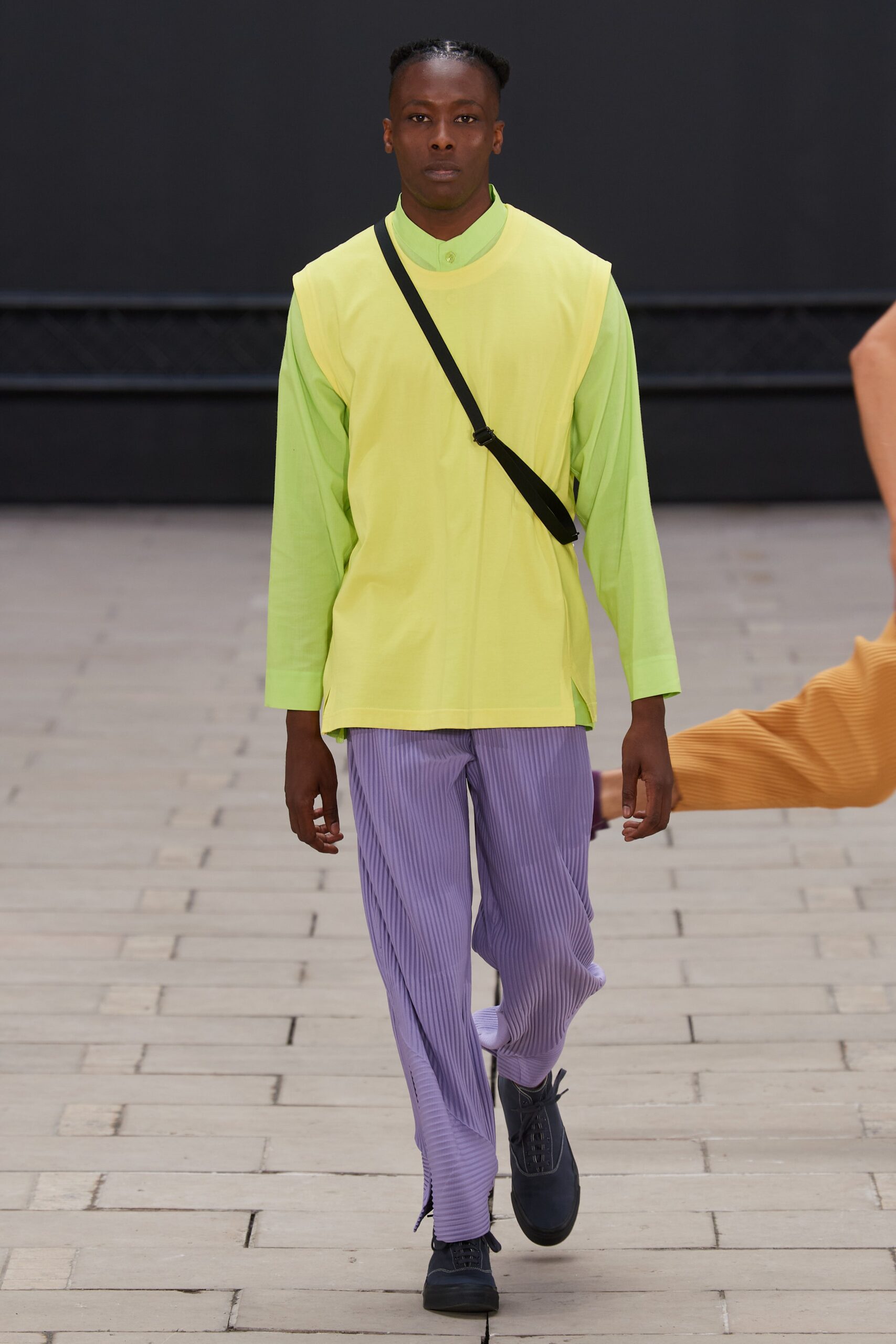 Homme Plissé Issey Miyake S/S 23 Menswear Look 30