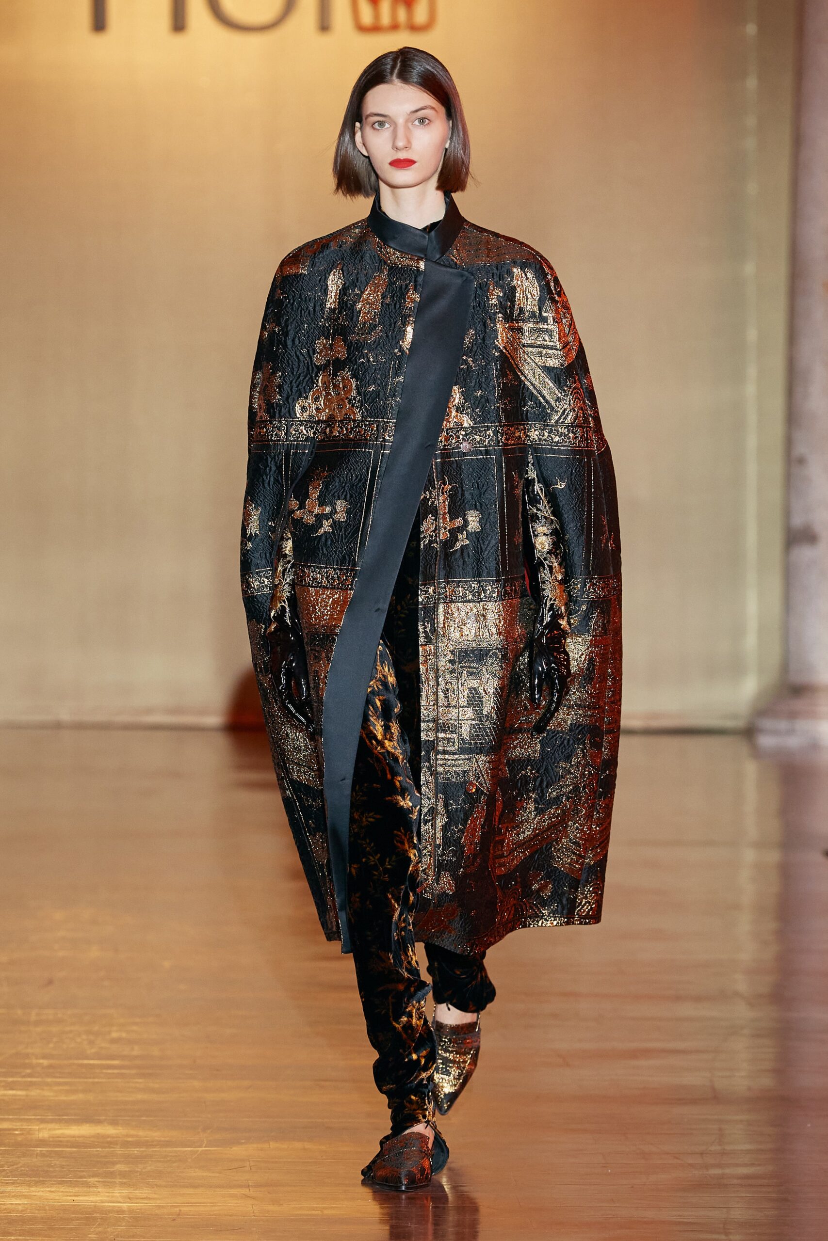 HUI F/W 22 Look 31