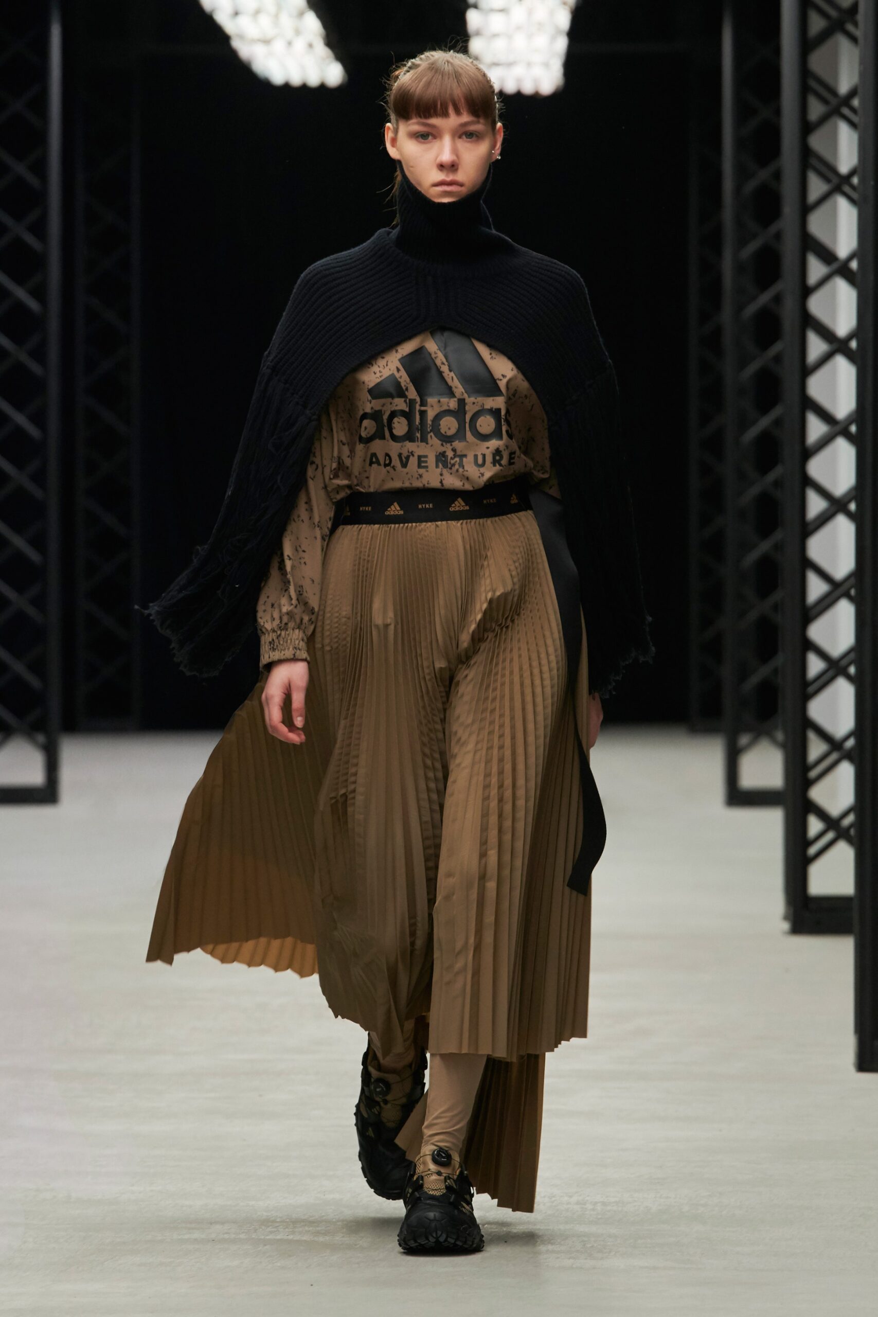 Hyke Tokyo F/W 20 Look 31