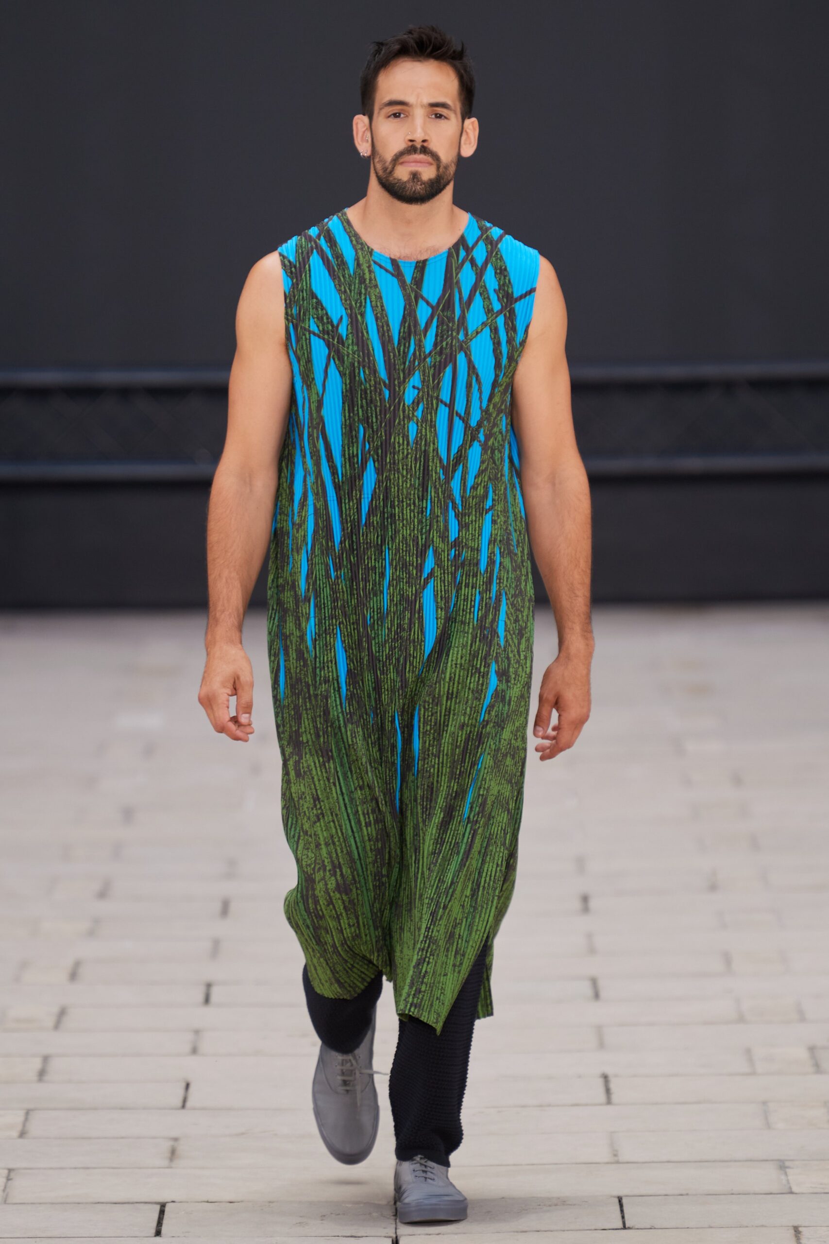 Homme Plissé Issey Miyake S/S 23 Menswear Look 32