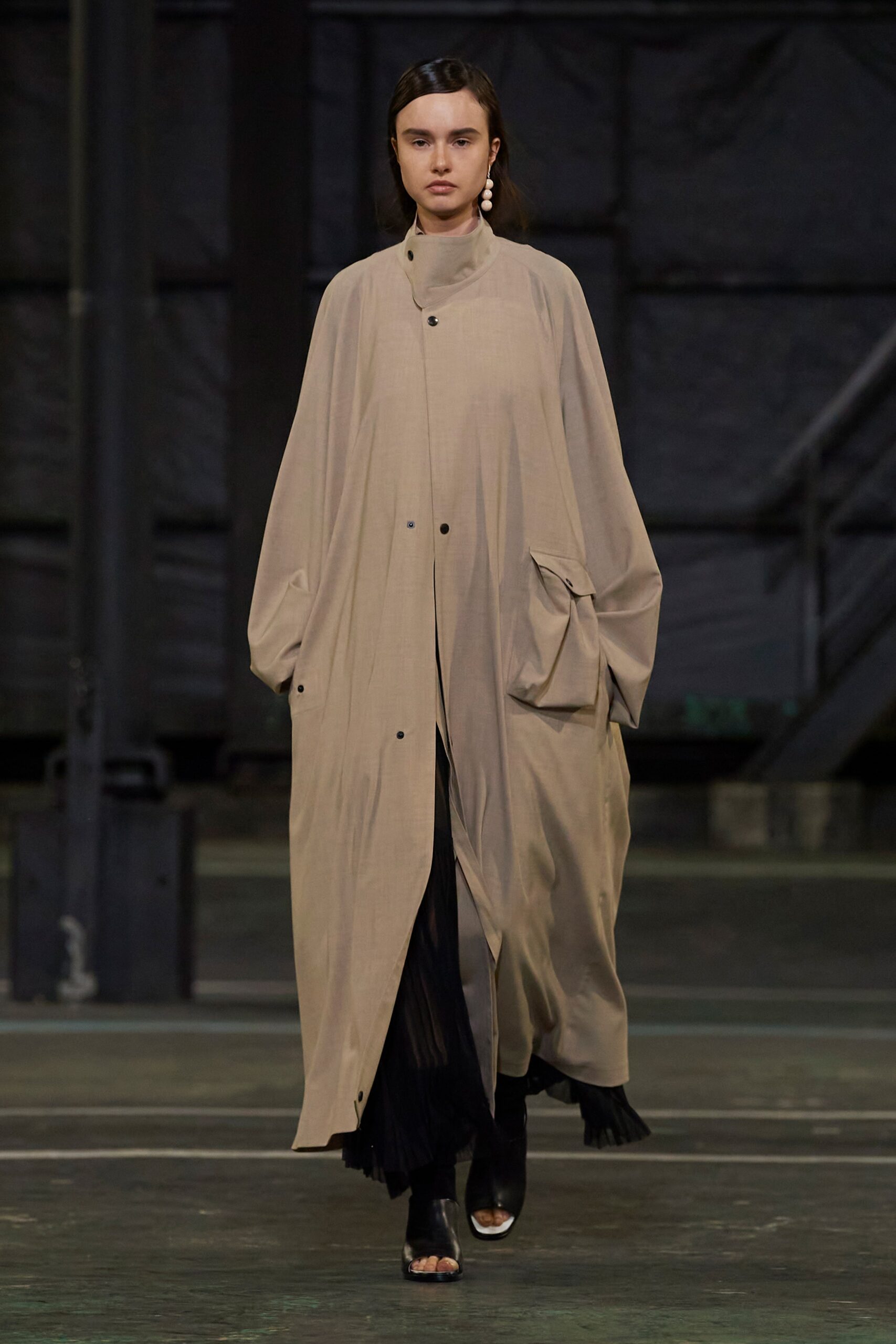 Hyke Tokyo S/S 21 Look 33
