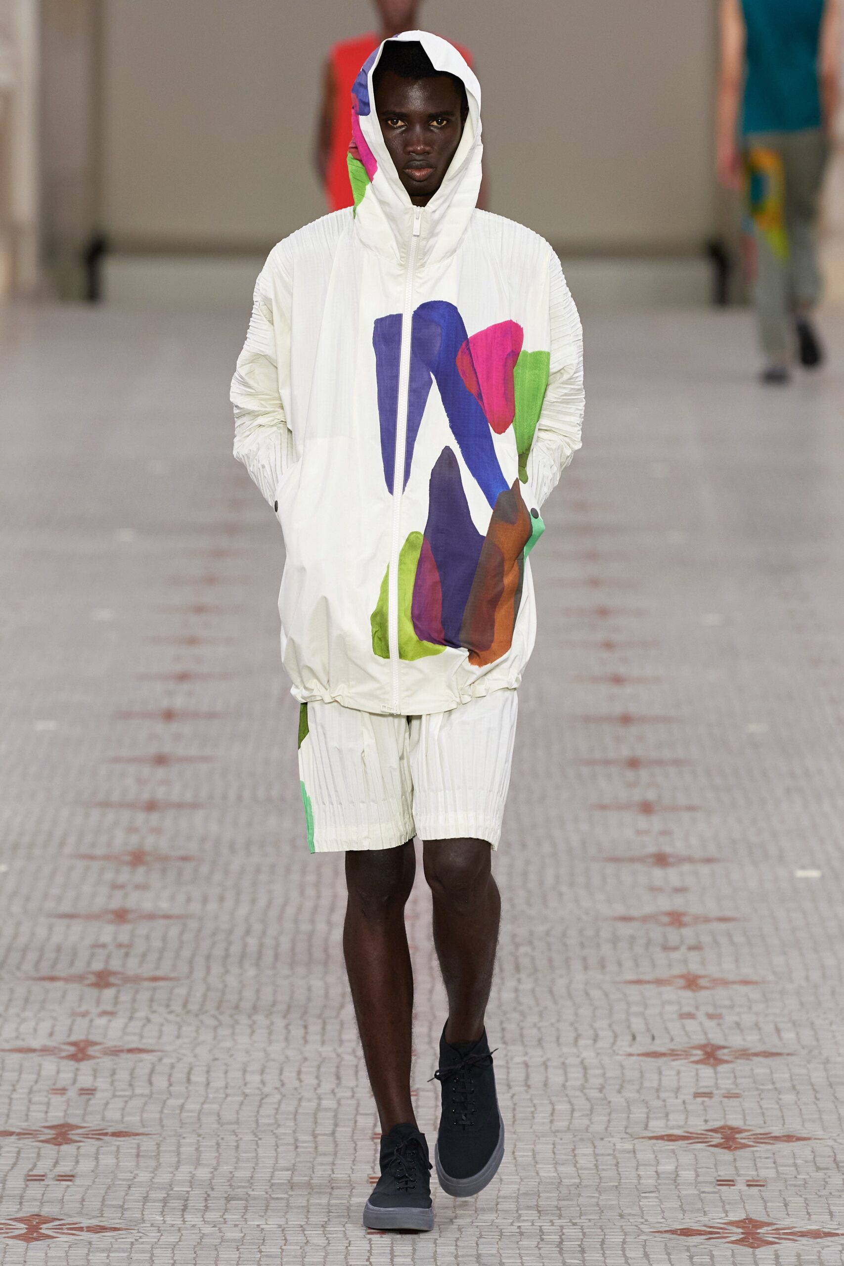 Homme Plissé Issey Miyake S/S 24 Menswear Look 33