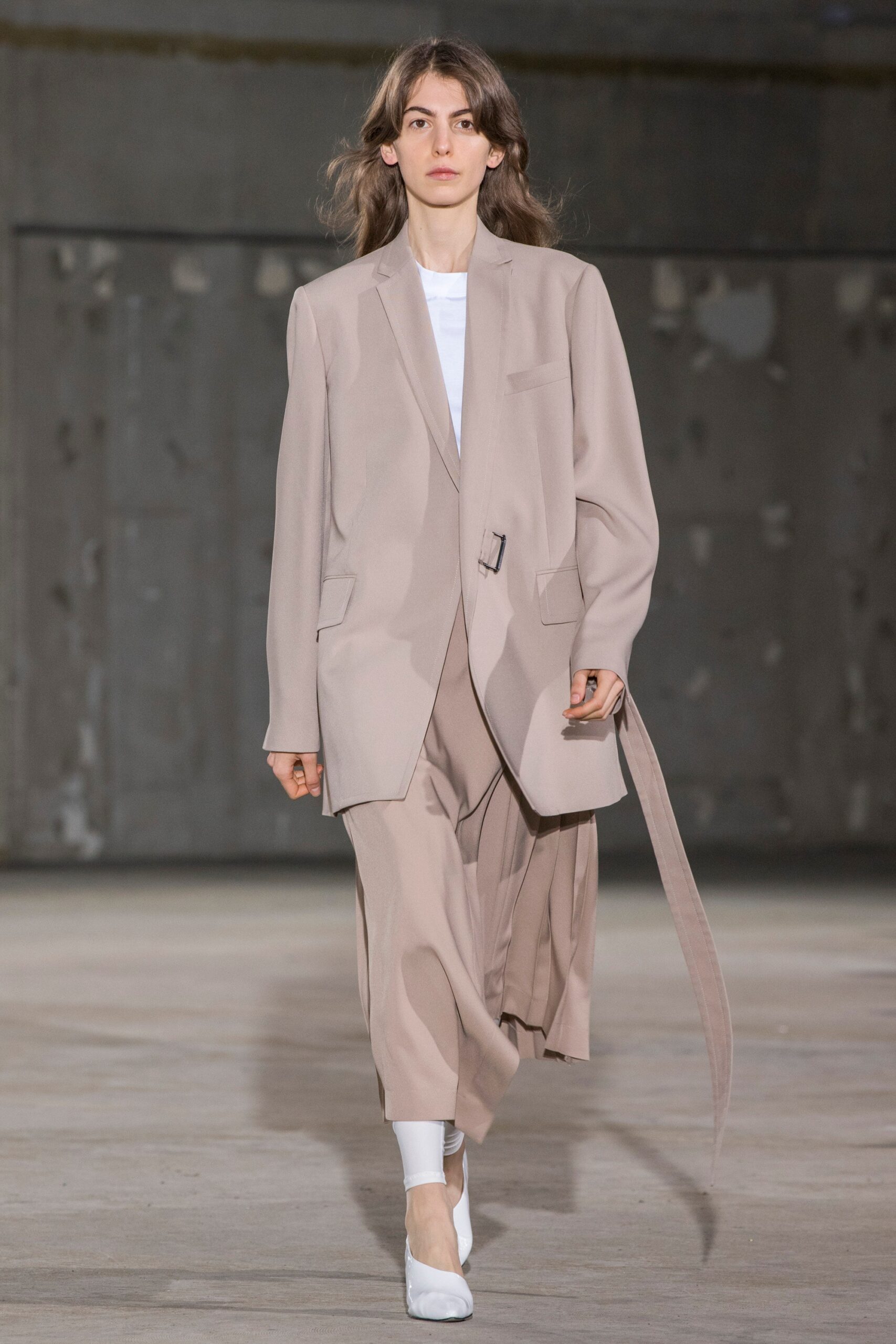 Hyke Tokyo S/S 19 Look 34