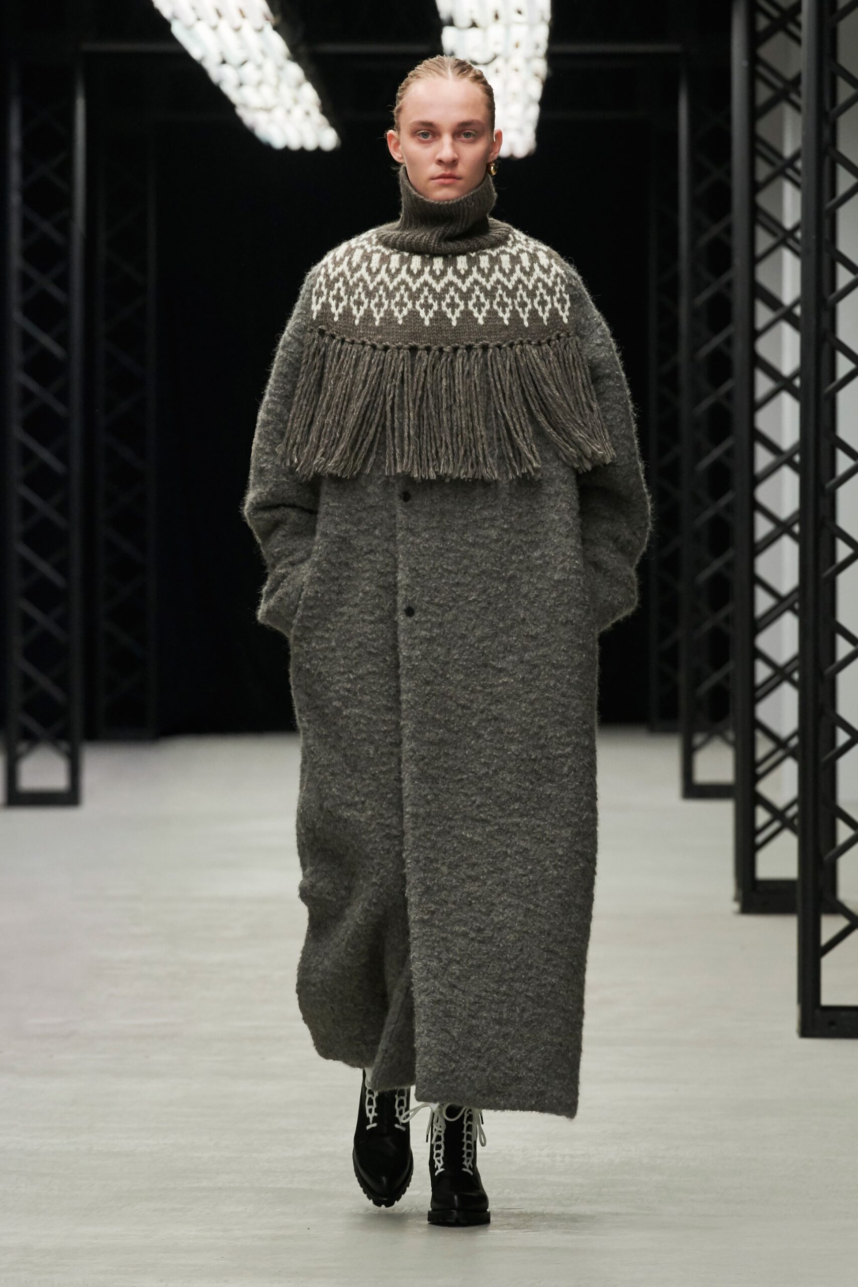 Hyke Tokyo F/W 20 Look 34