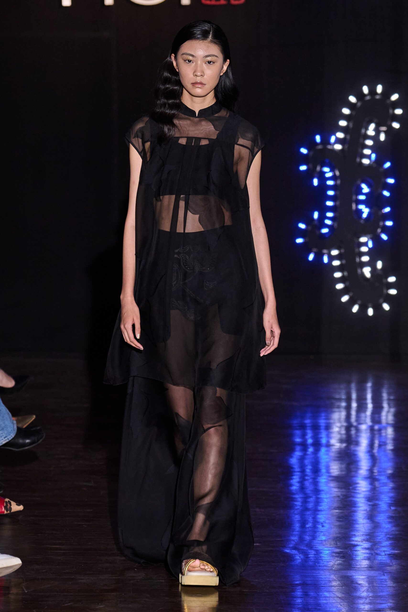 HUI S/S 23 Look 34
