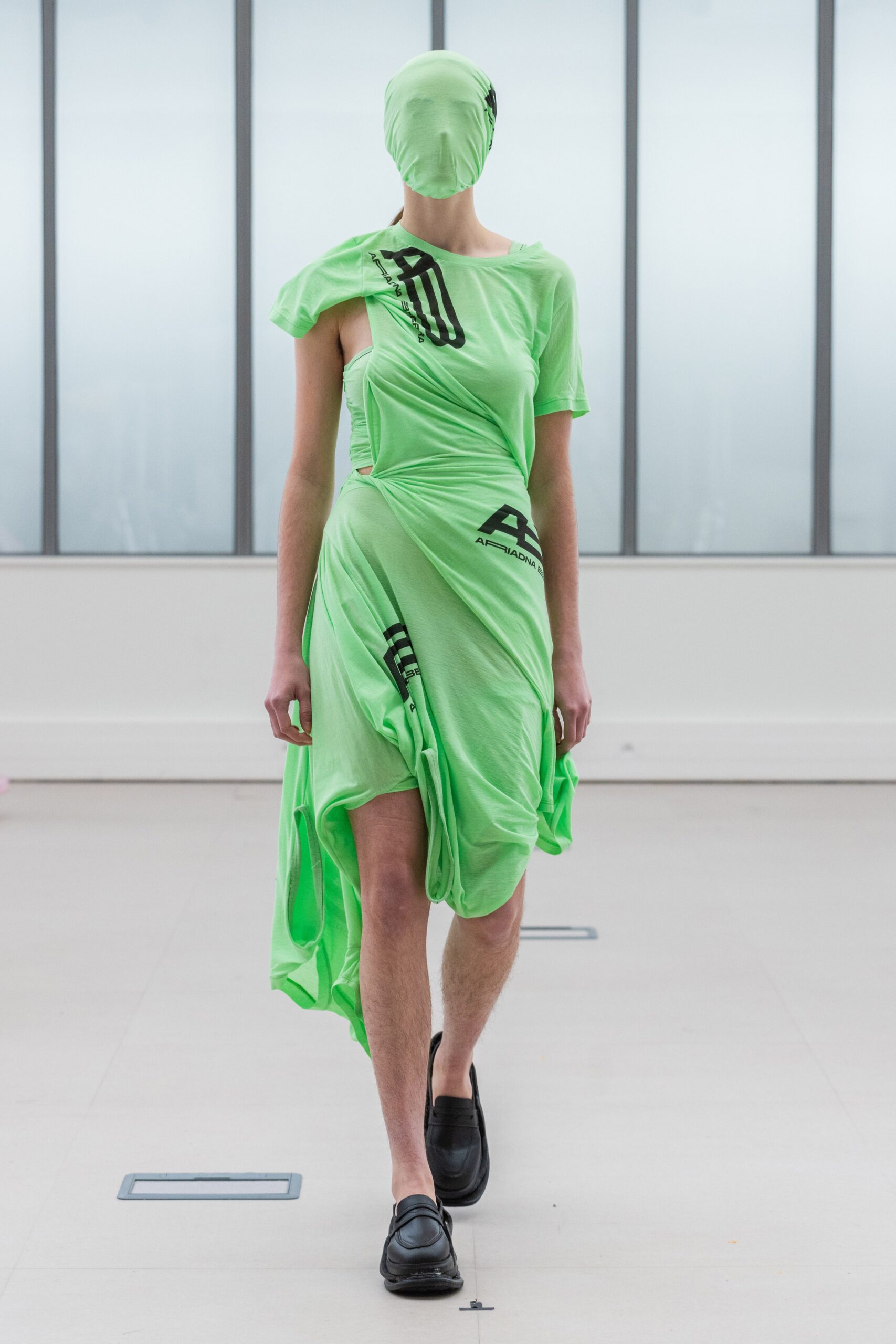 Institut Français de la Mode F/W 22 Look 34