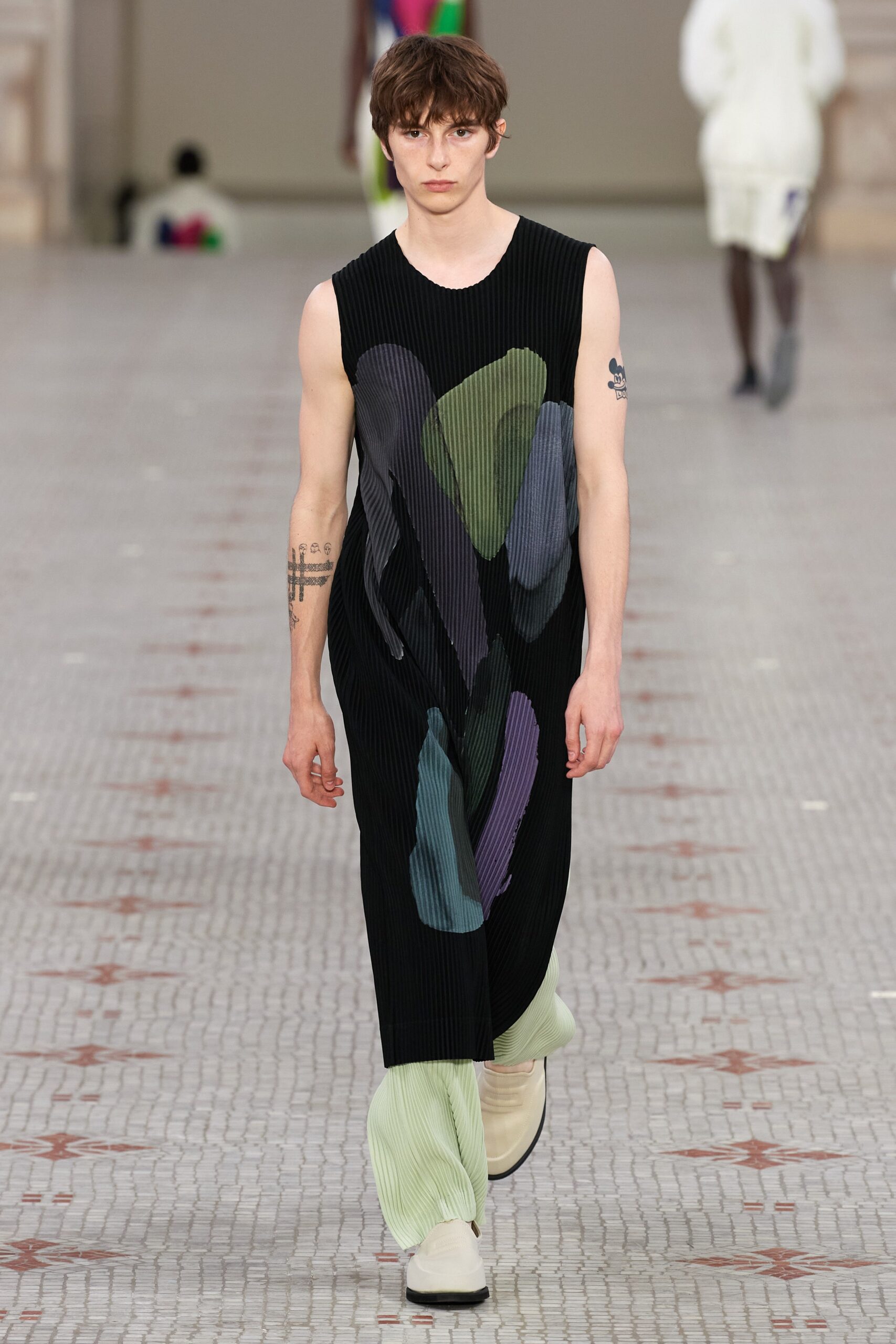 Homme Plissé Issey Miyake S/S 24 Menswear Look 35
