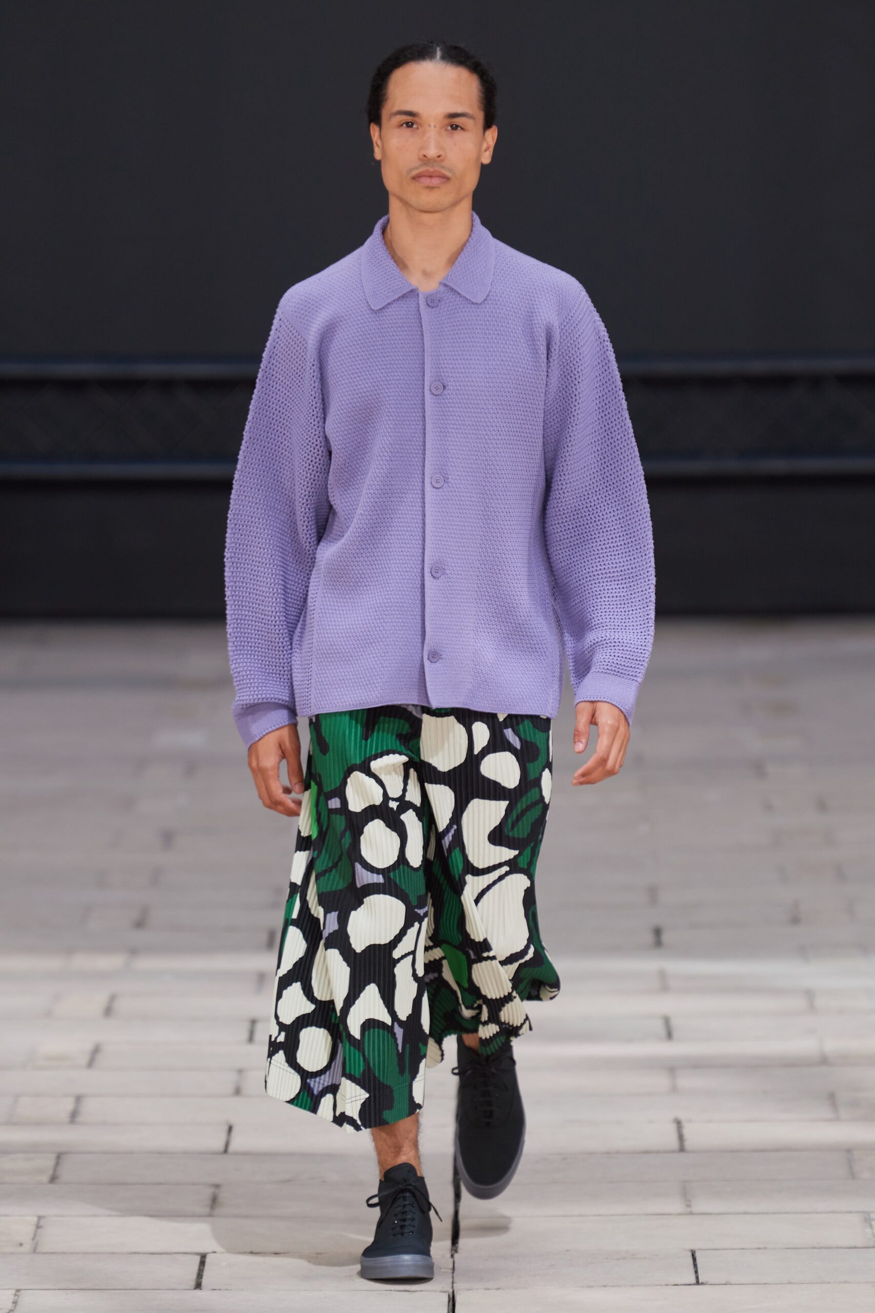 Homme Plissé Issey Miyake S/S 23 Menswear Look 35