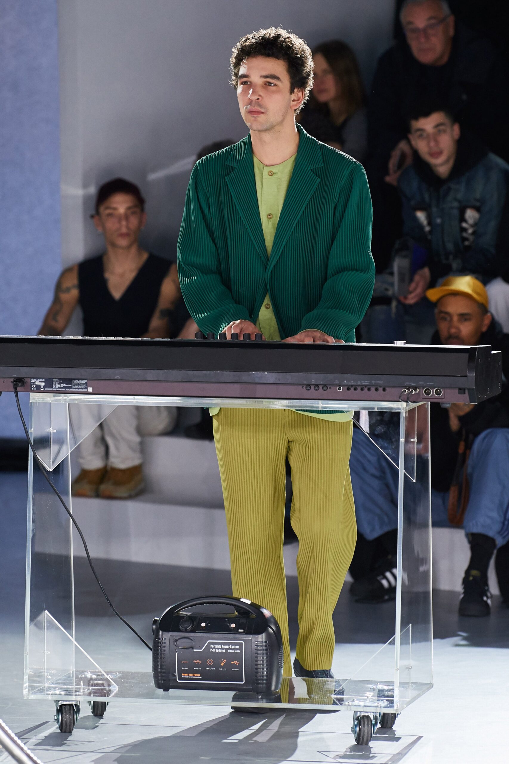 Homme Plissé Issey Miyake F/W 20 Menswear Look 36