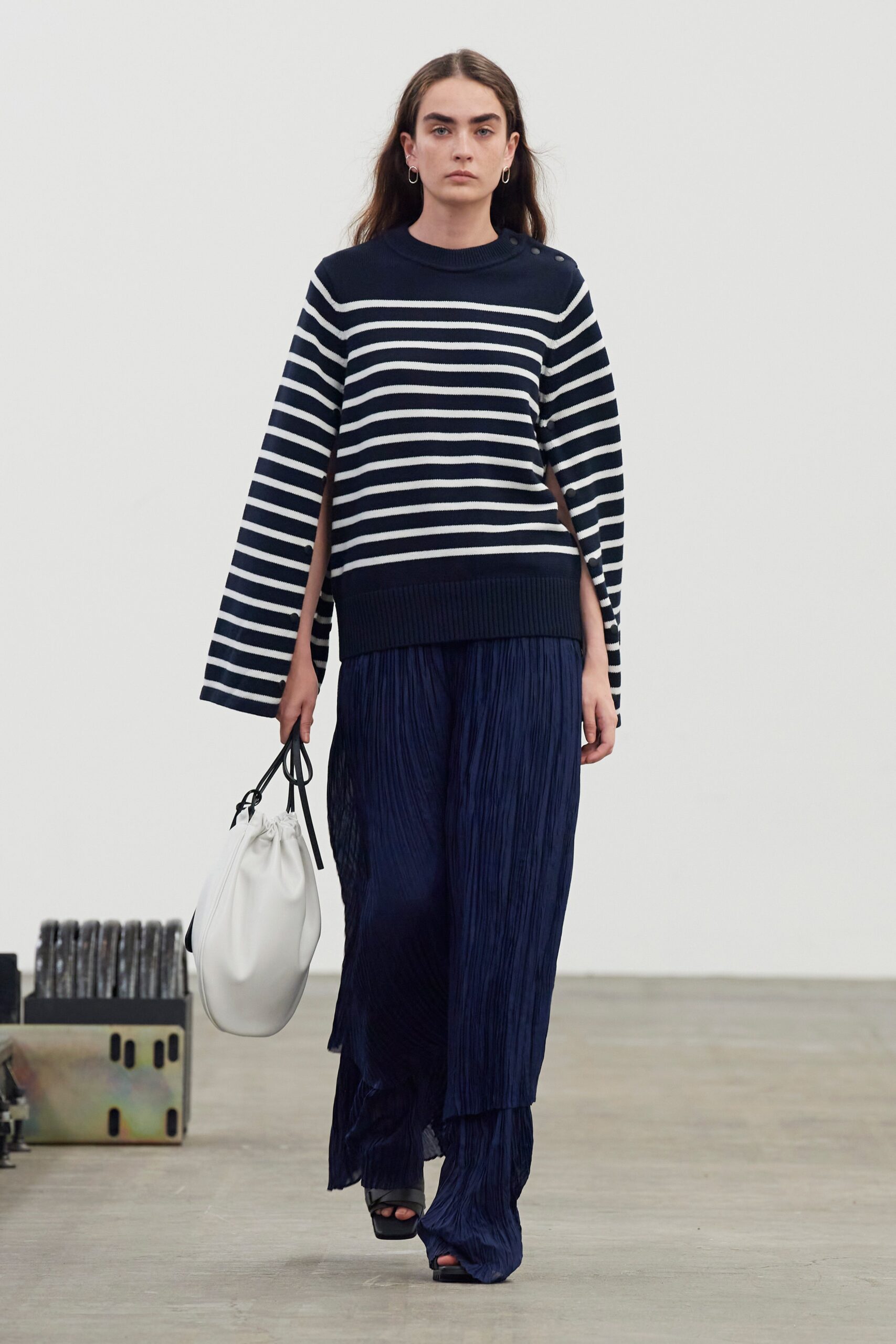 Hyke Tokyo S/S 22 Look 37