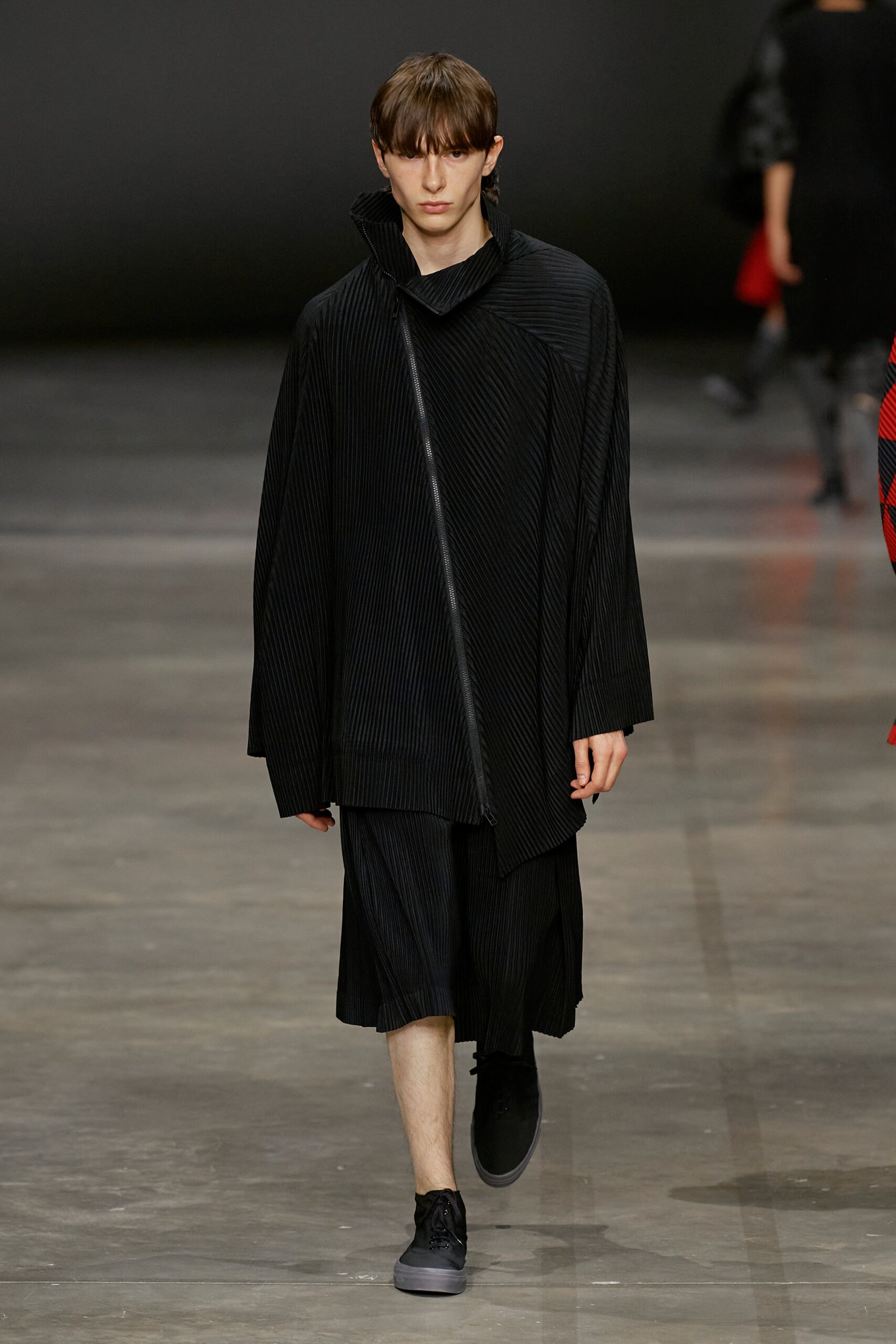 Homme Plissé Issey Miyake F/W 23 Menswear Look 37