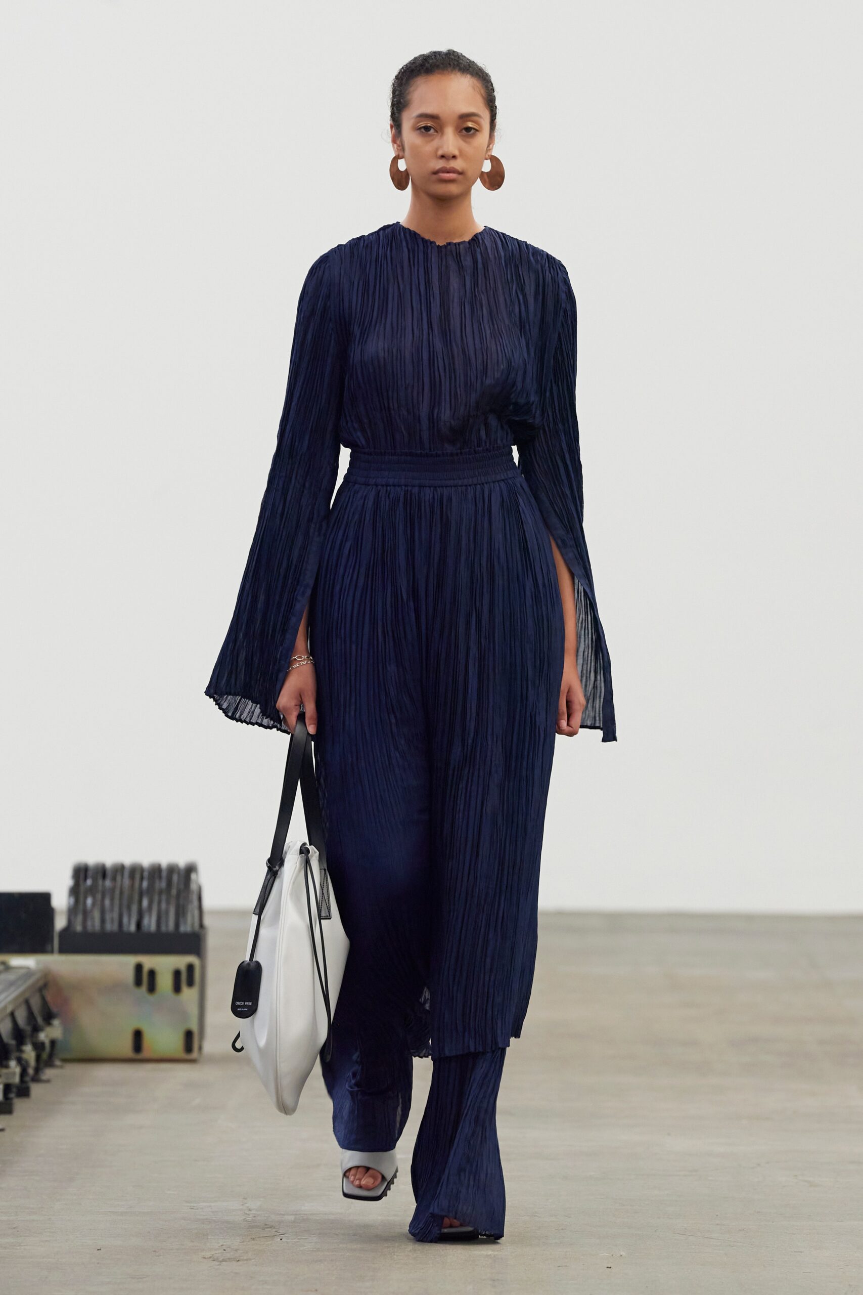 Hyke Tokyo S/S 22 Look 40