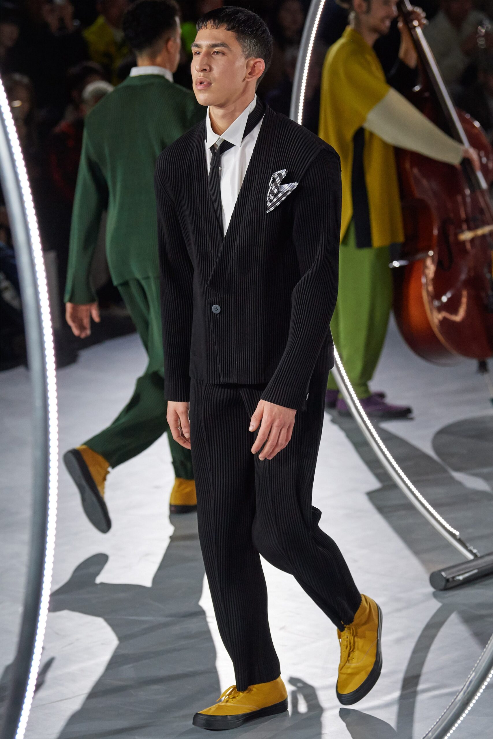 Homme Plissé Issey Miyake F/W 20 Menswear Look 47