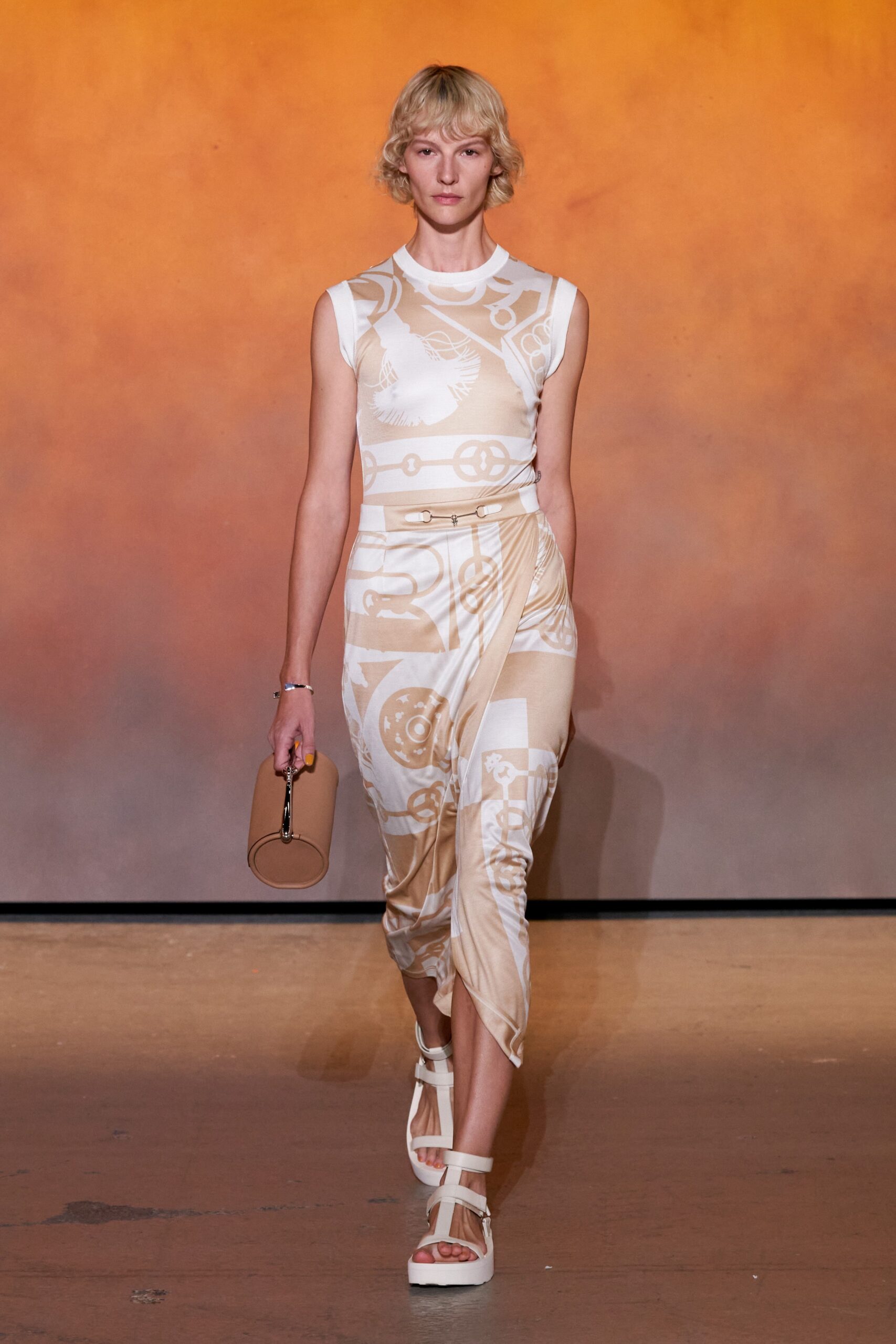 Hermès S/S 22 Look 48