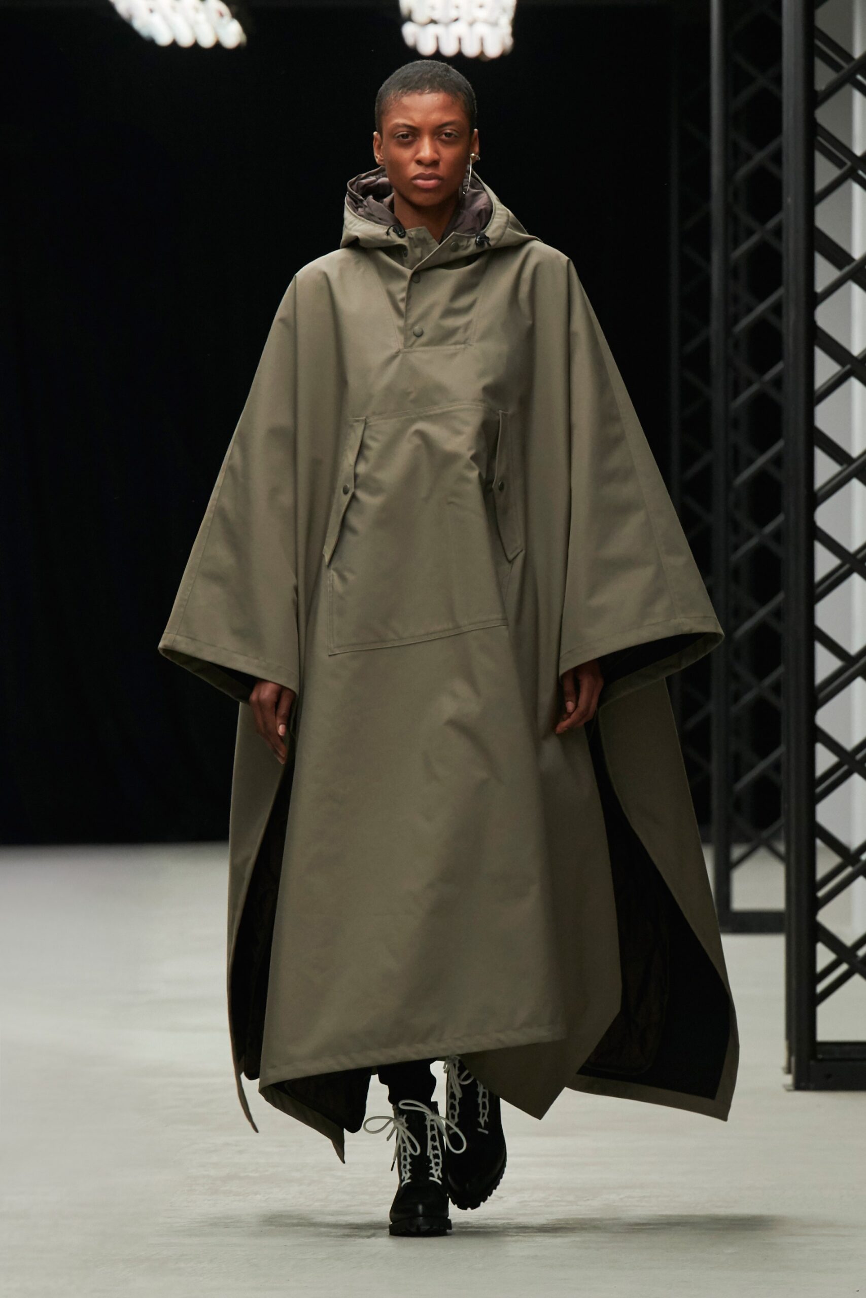 Hyke Tokyo F/W 20 Look 50