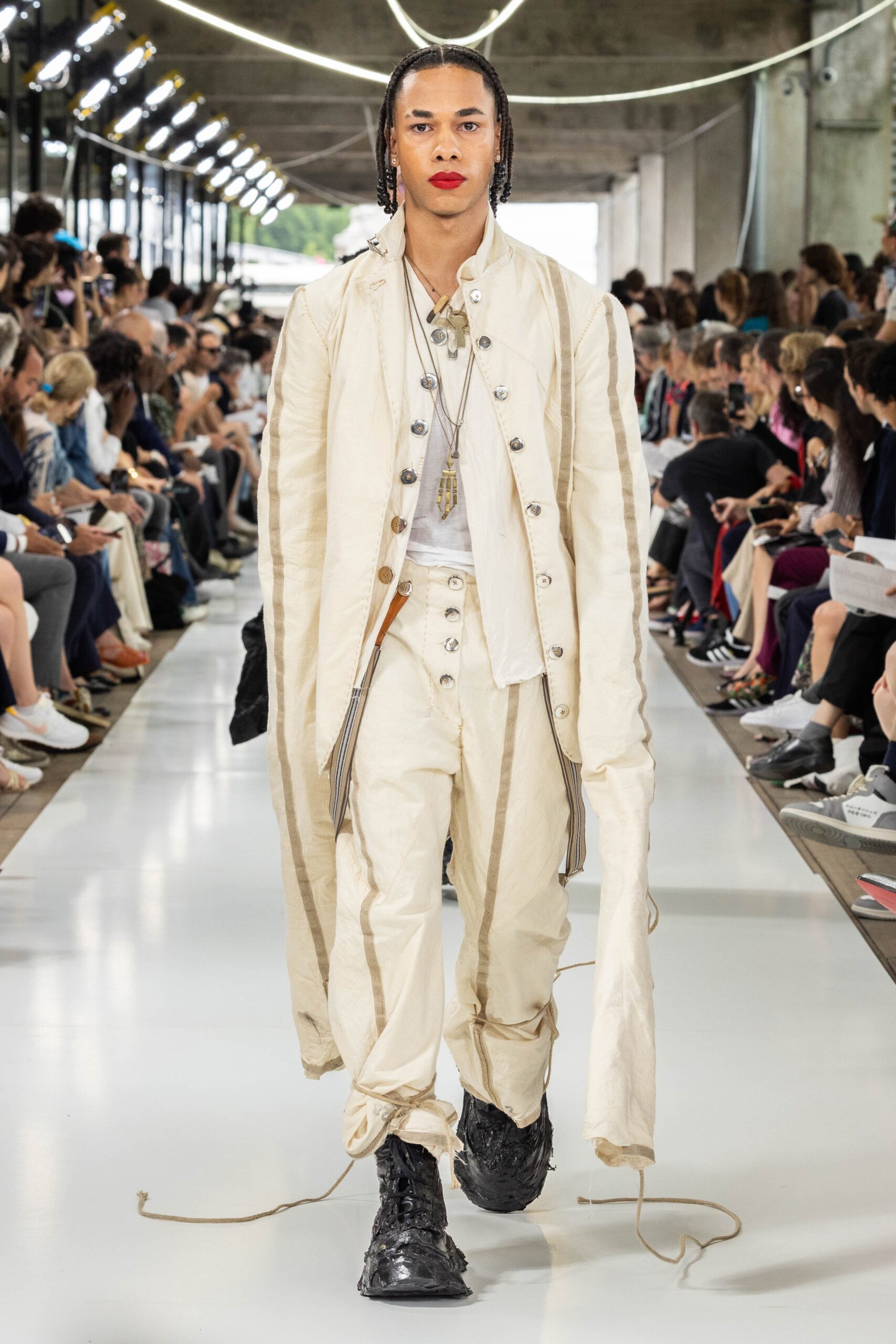 Institut Français de la Mode S/S 24 Look 75