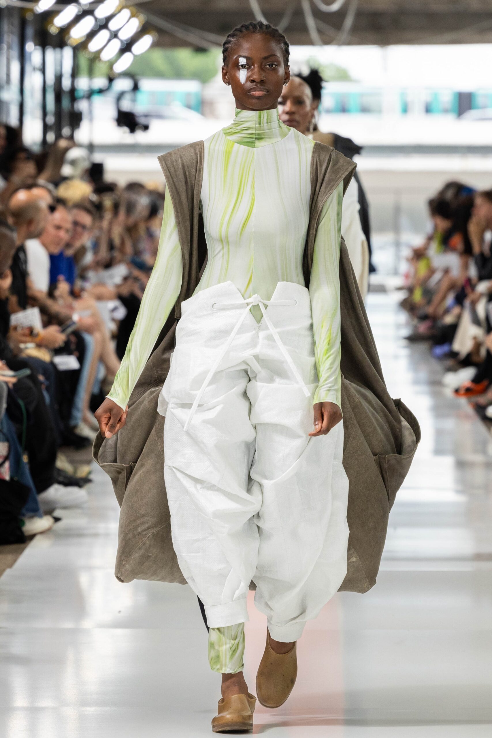 Institut Français de la Mode S/S 24 Look 113