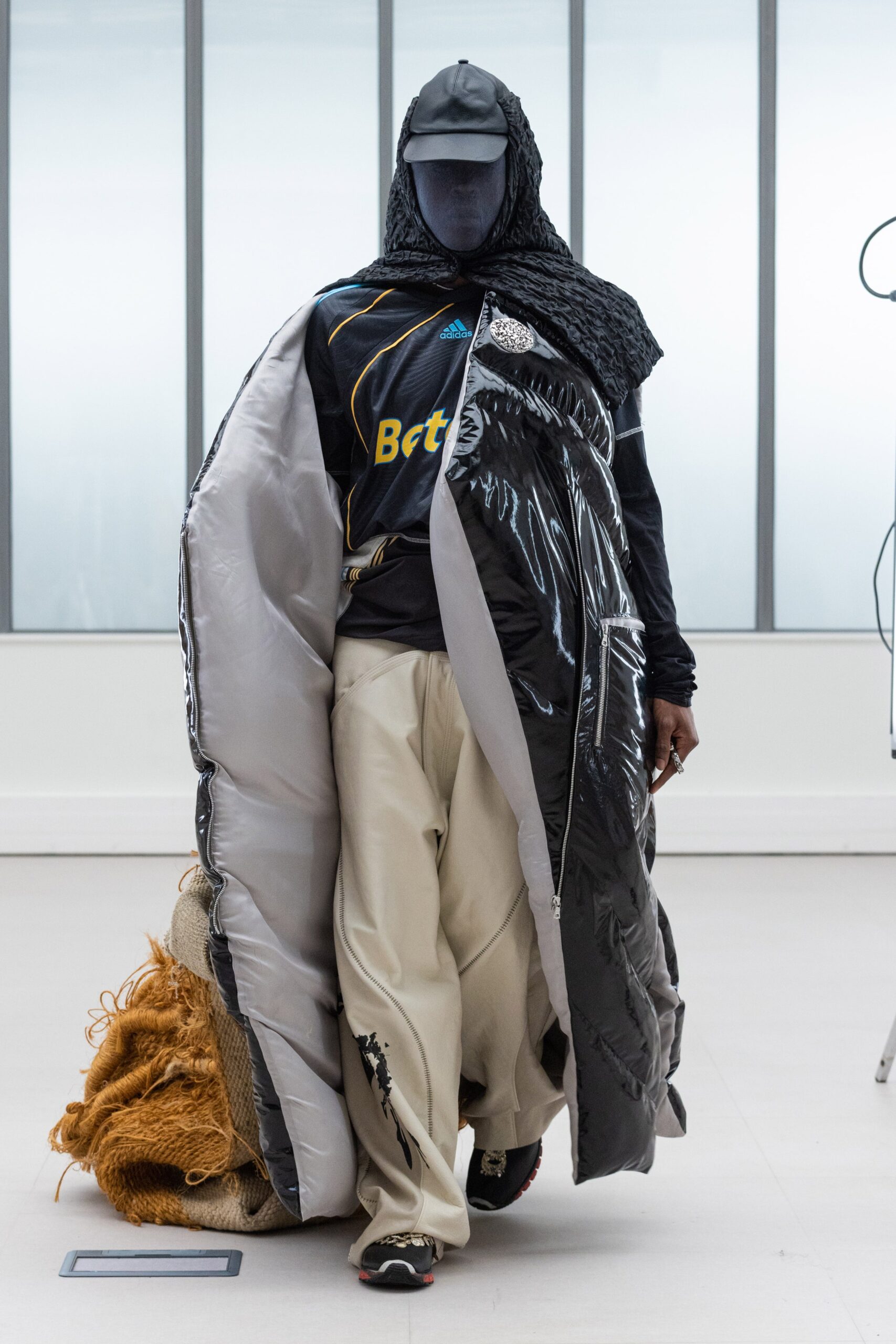 Institut Français de la Mode F/W 22 Look 135