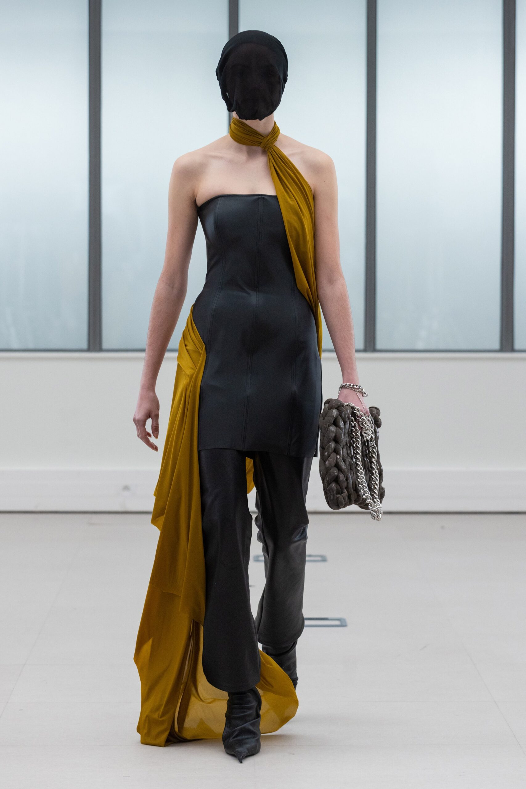 Institut Français de la Mode F/W 22 Look 157