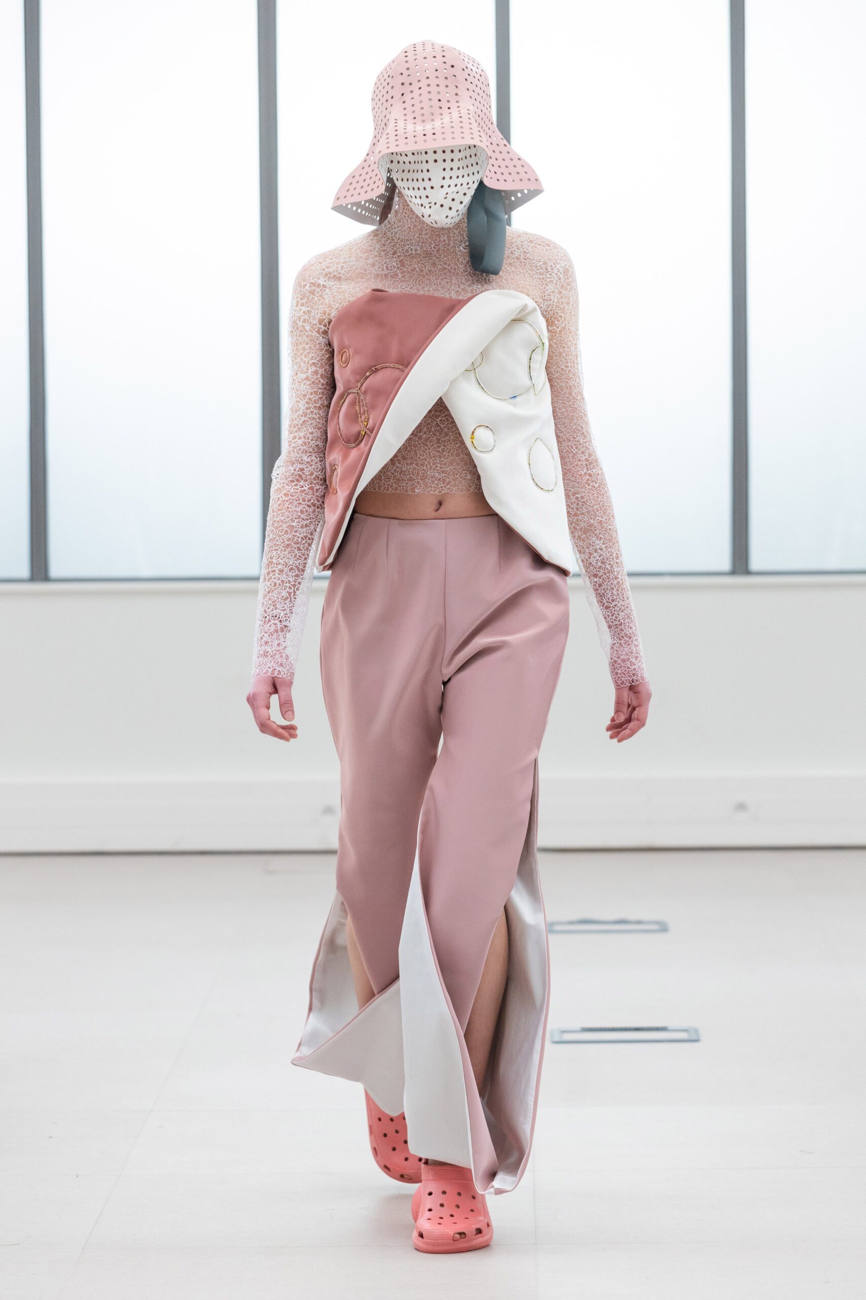 Institut Français de la Mode F/W 22 Look 210