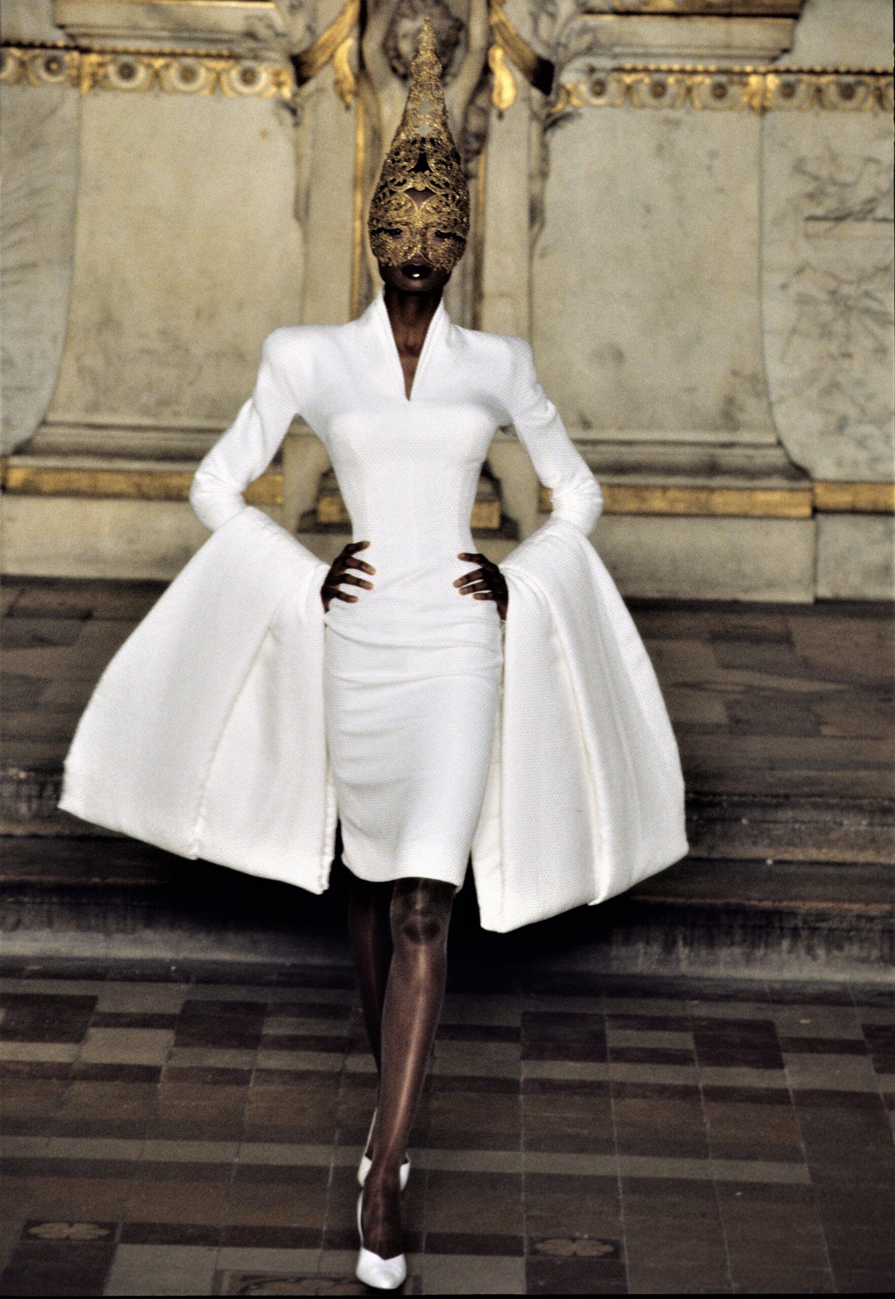 Givenchy S/S 97 Couture Look 3