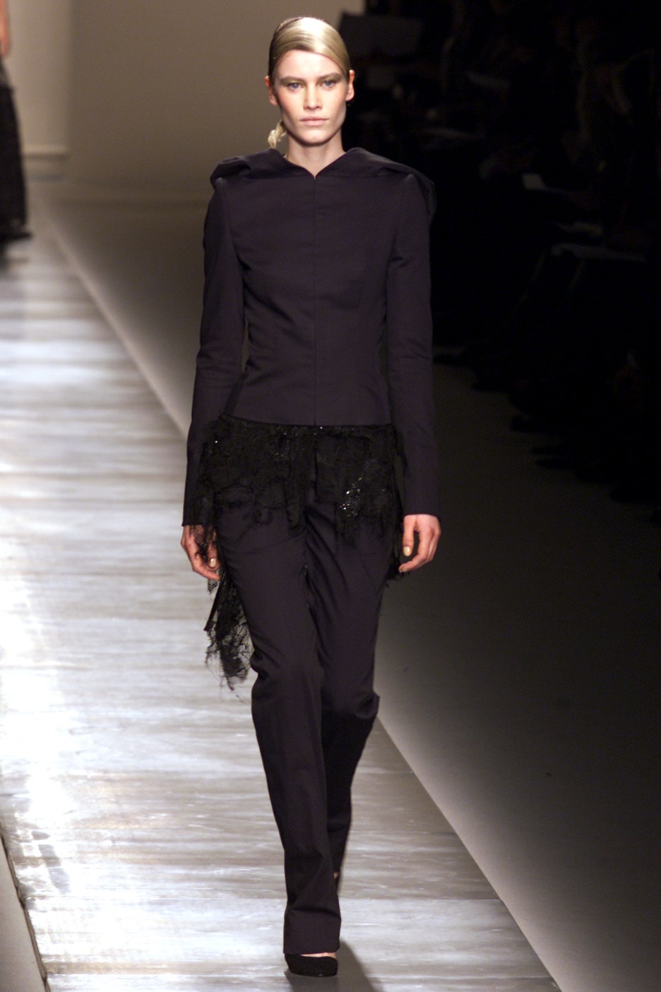 Givenchy S/S 02 Couture Look 4