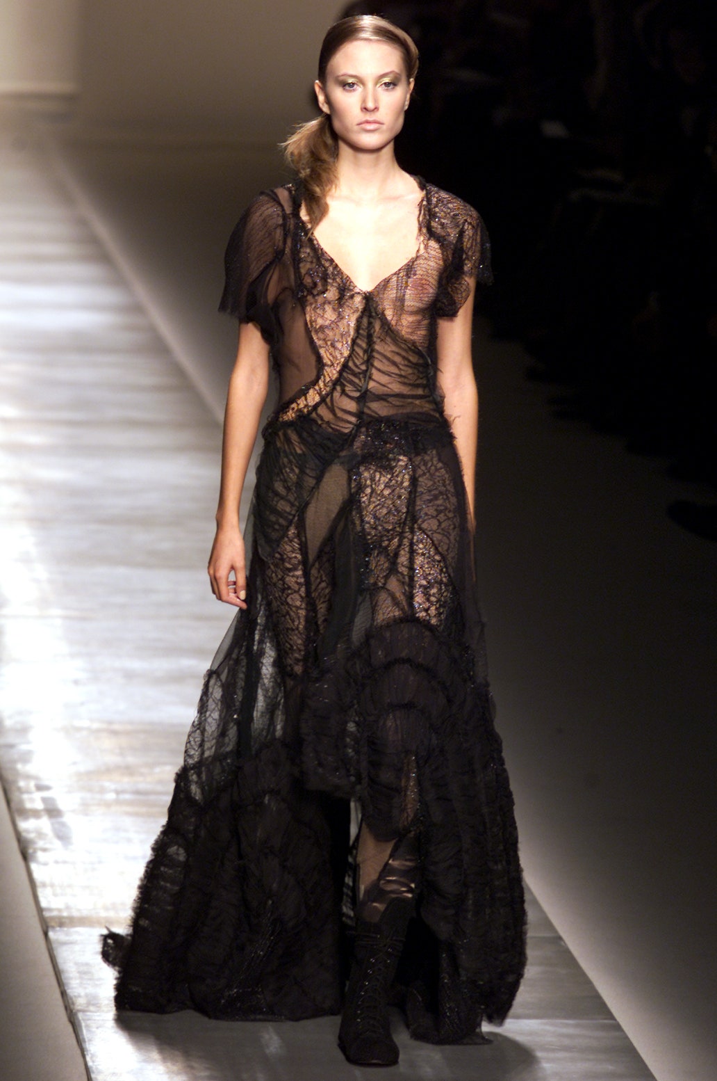 Givenchy S/S 02 Couture Look 5