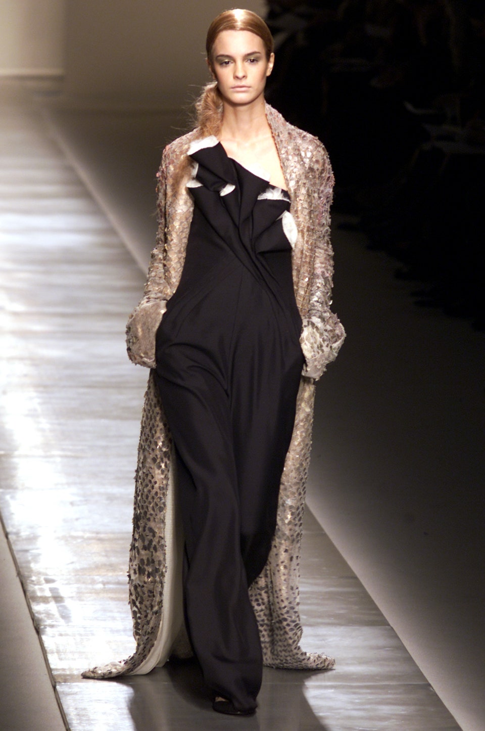 Givenchy S/S 02 Couture Look 15