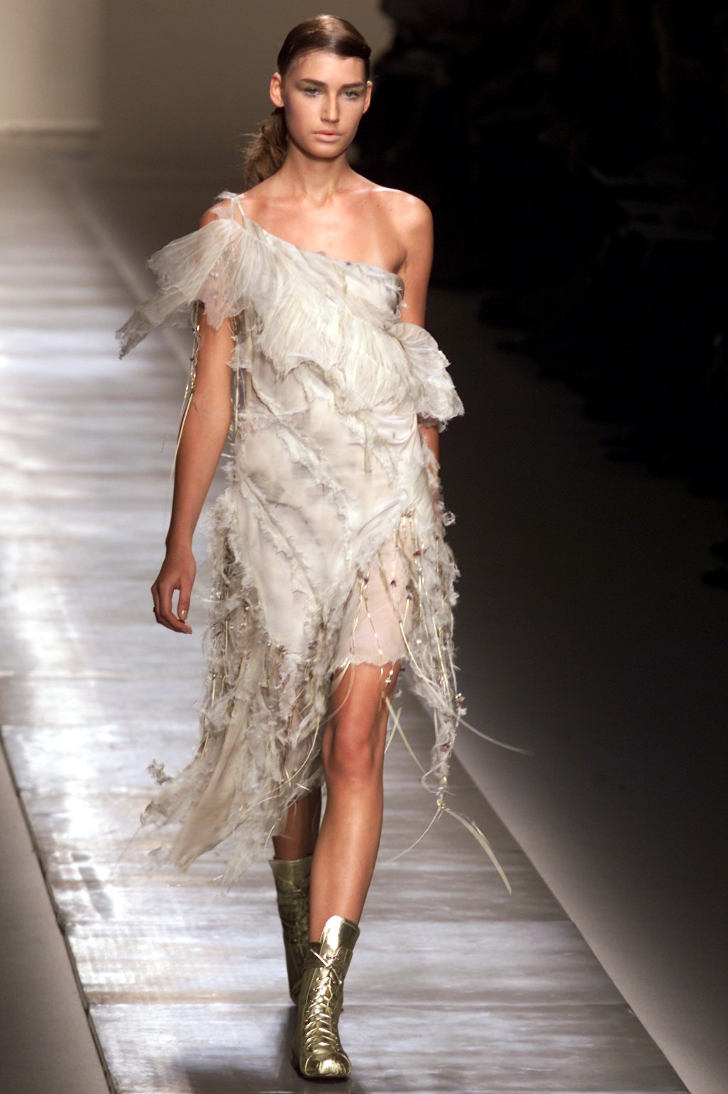 Givenchy S/S 02 Couture Look 17