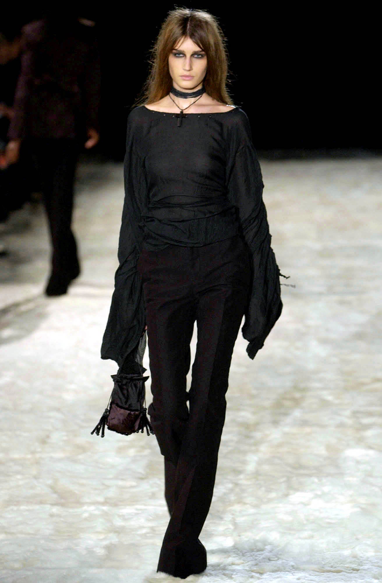 Gucci F/W 02 Look 19
