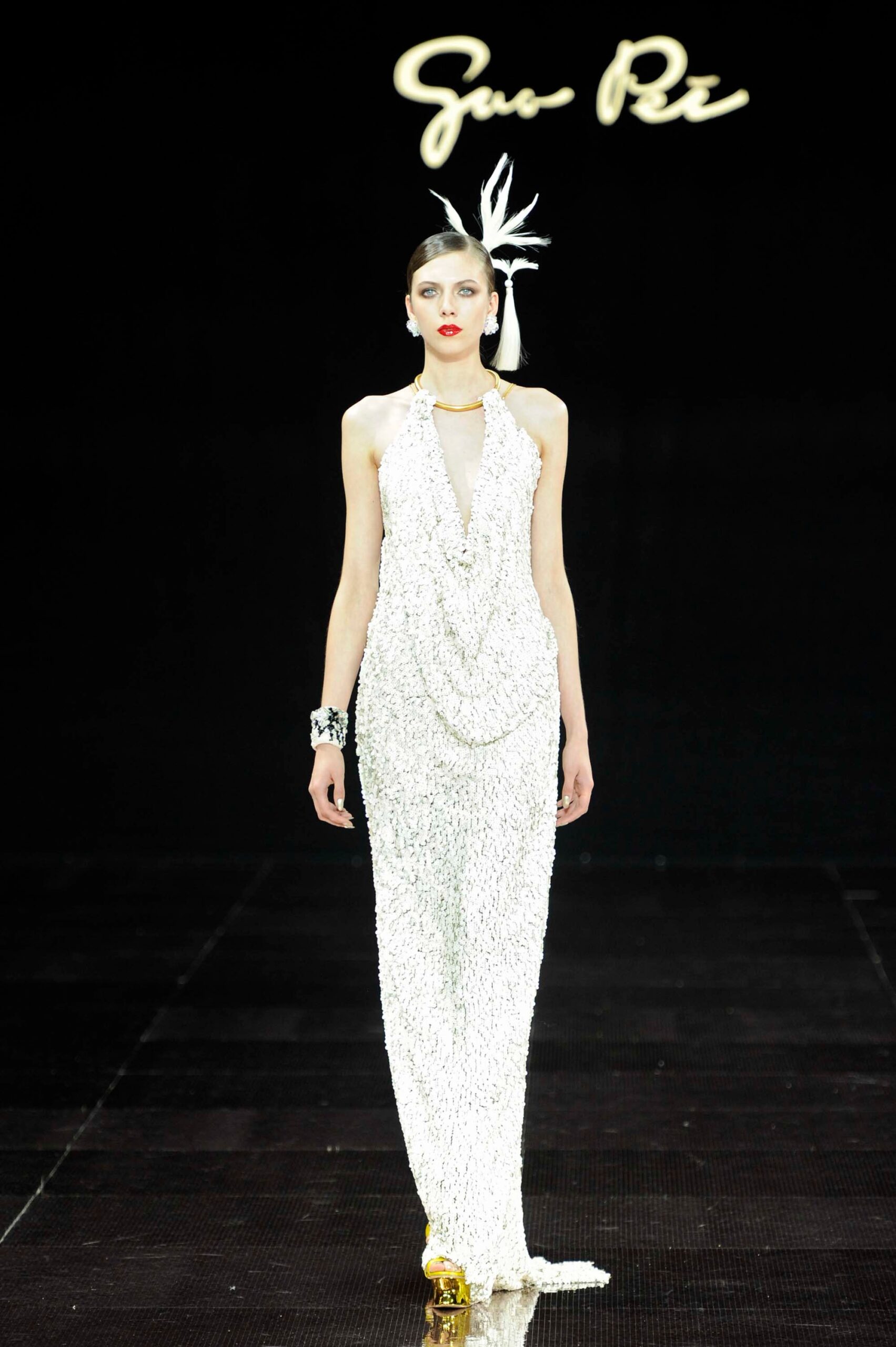 Guo Pei F/W 16 Couture Look 2